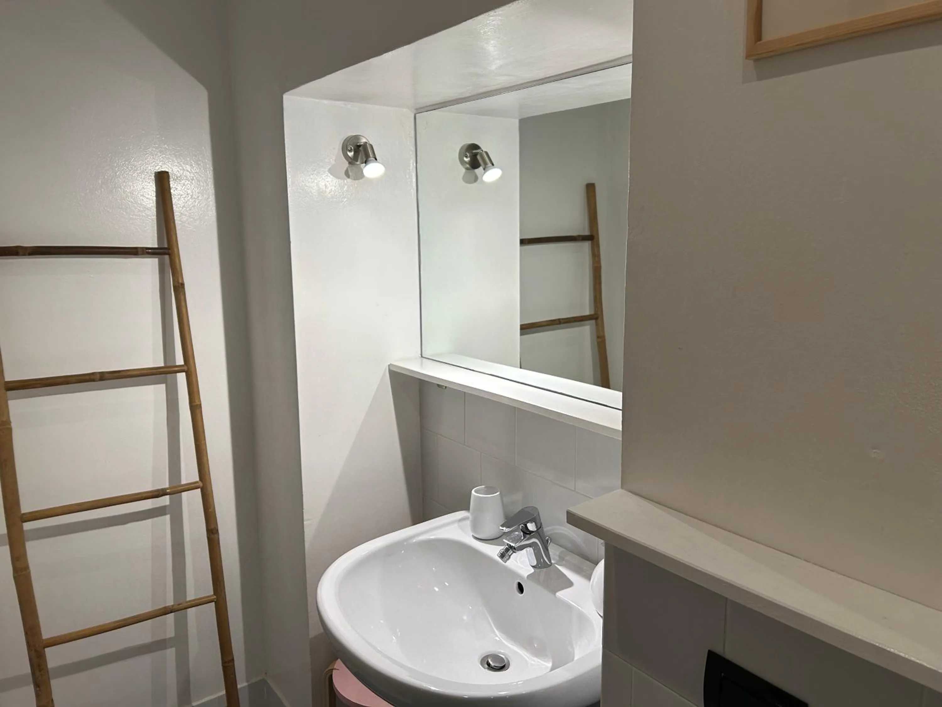 Shower in Azzurretta Guest House