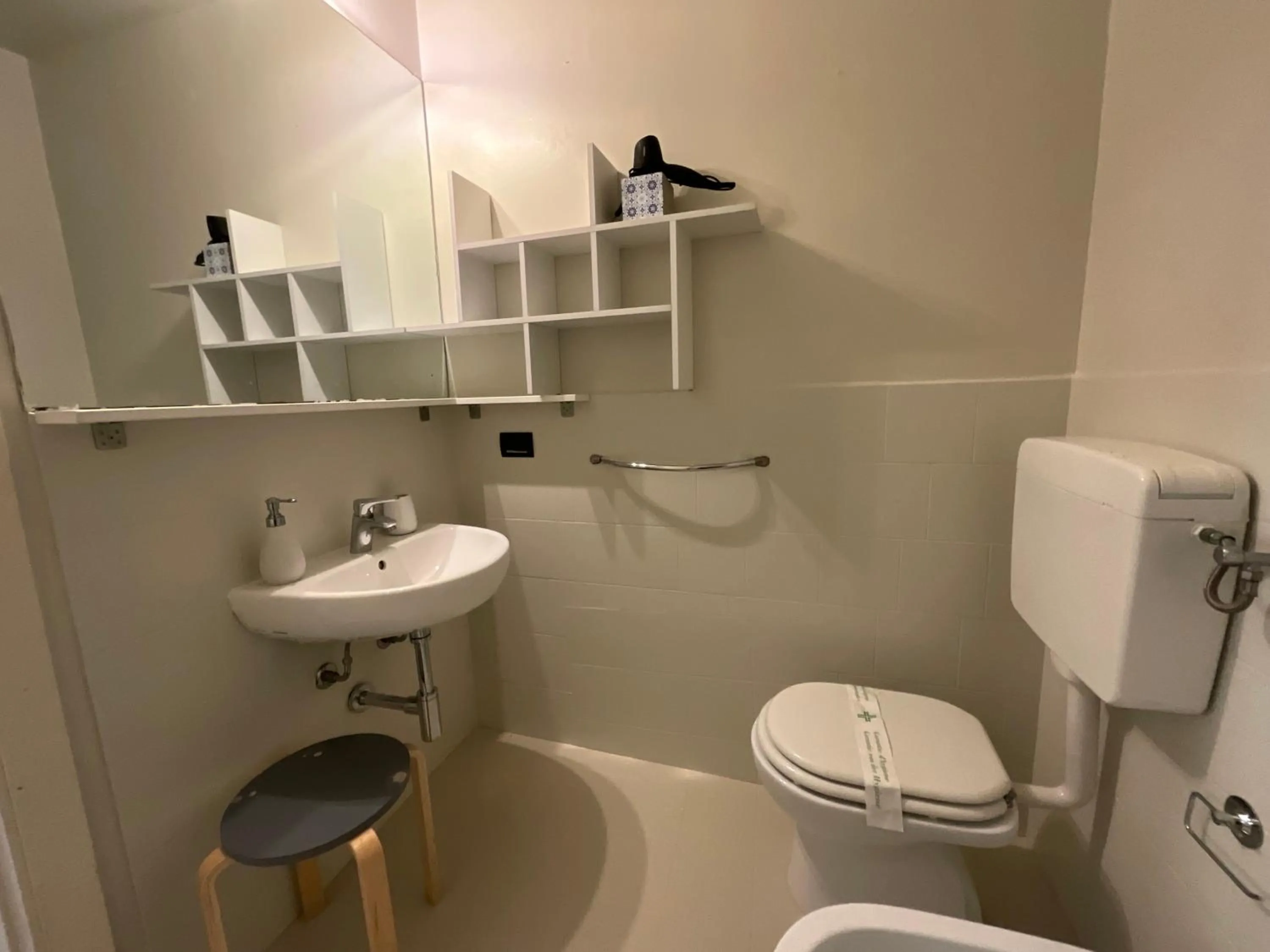 Shower in Azzurretta Guest House