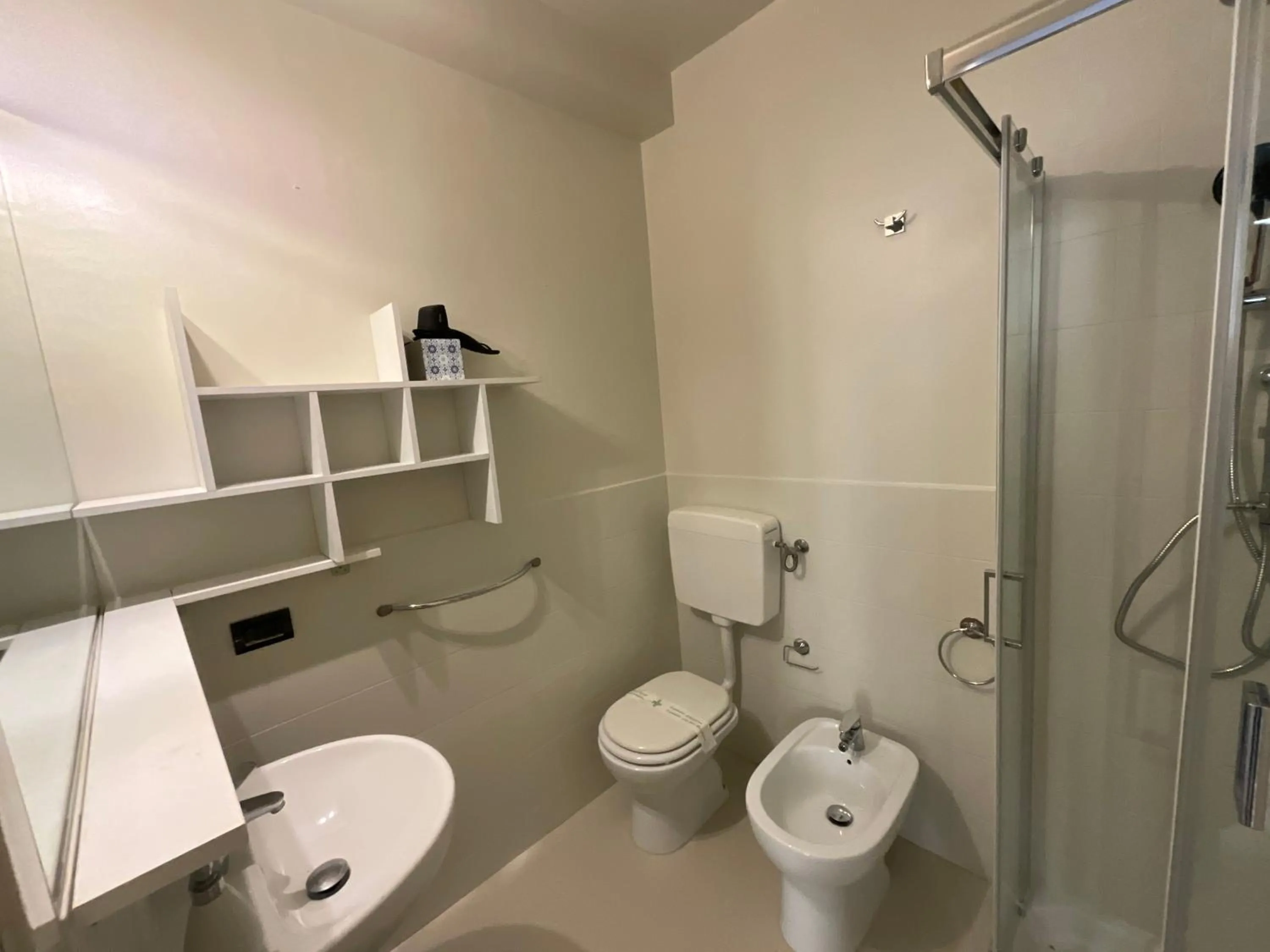 Shower in Azzurretta Guest House