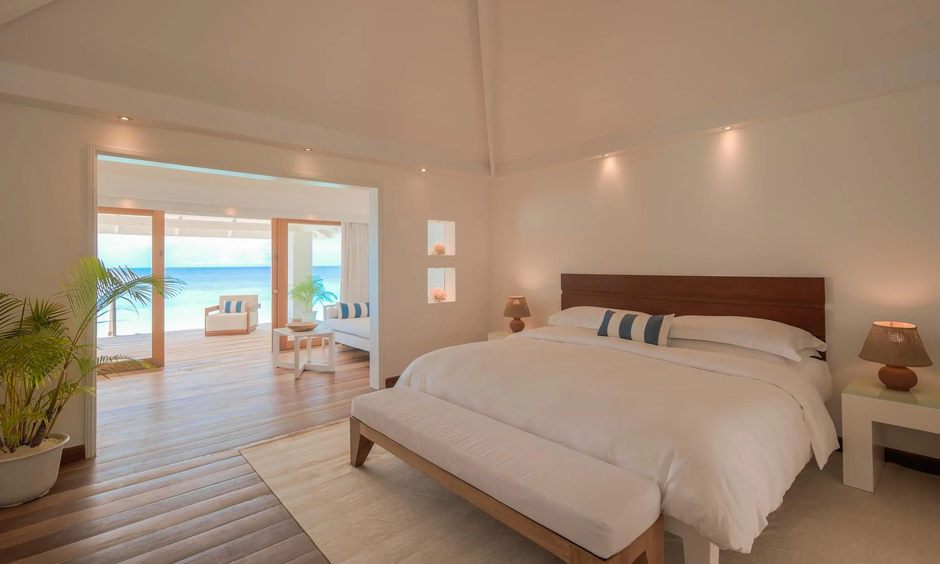 Bedroom, Bed in Diamonds Athuruga Maldives Resort & Spa