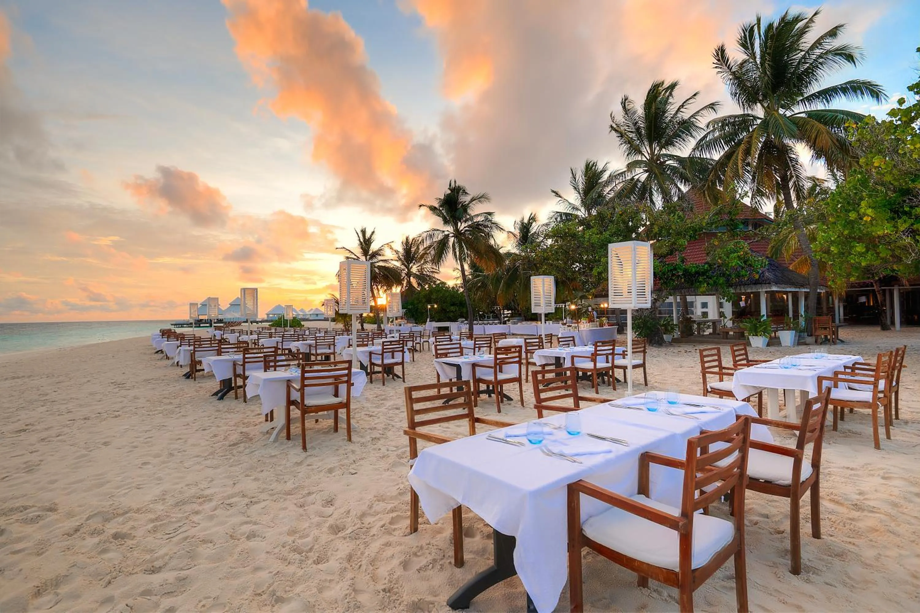 Restaurant/places to eat in Diamonds Athuruga Maldives Resort & Spa