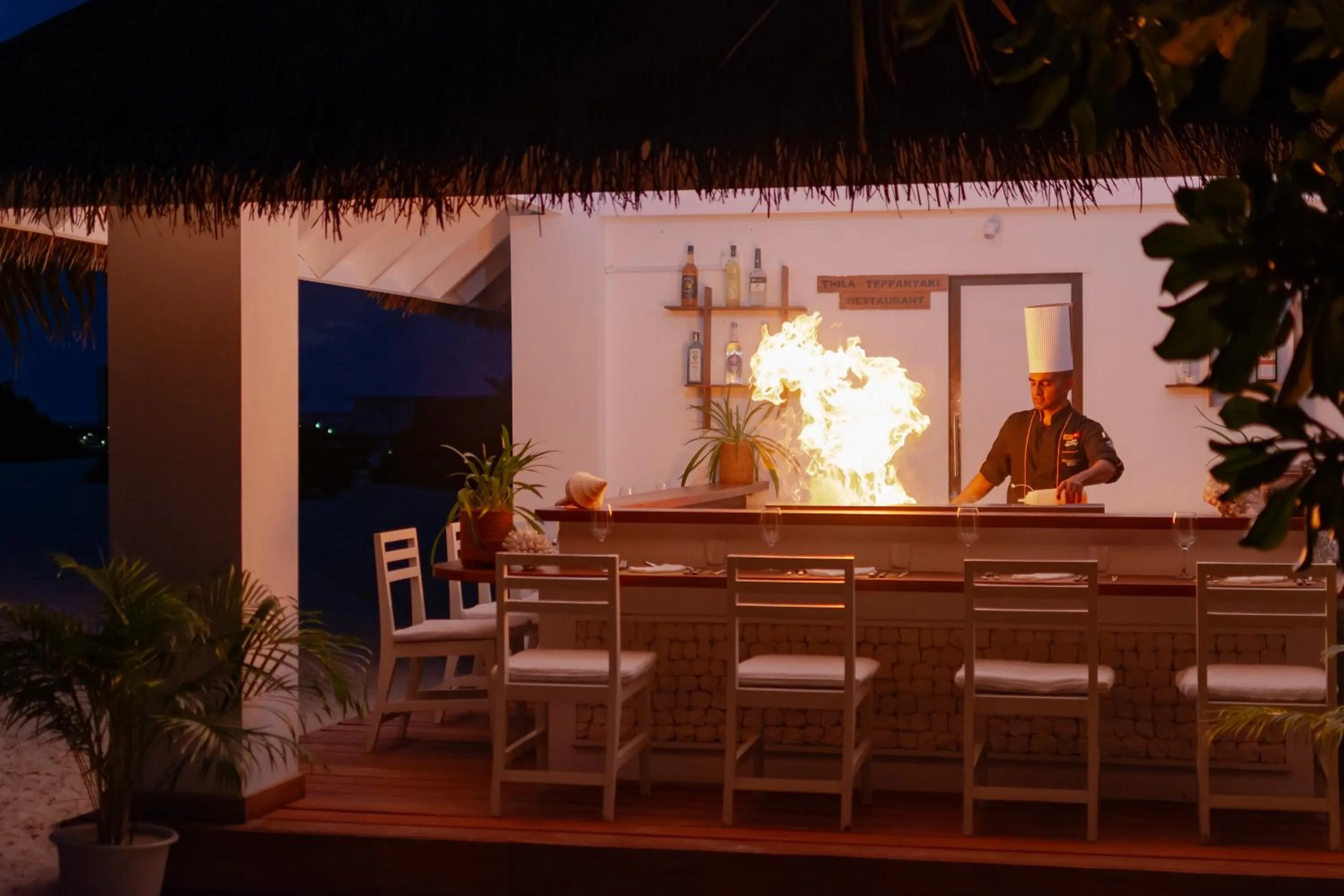 Restaurant/places to eat in Diamonds Athuruga Maldives Resort & Spa