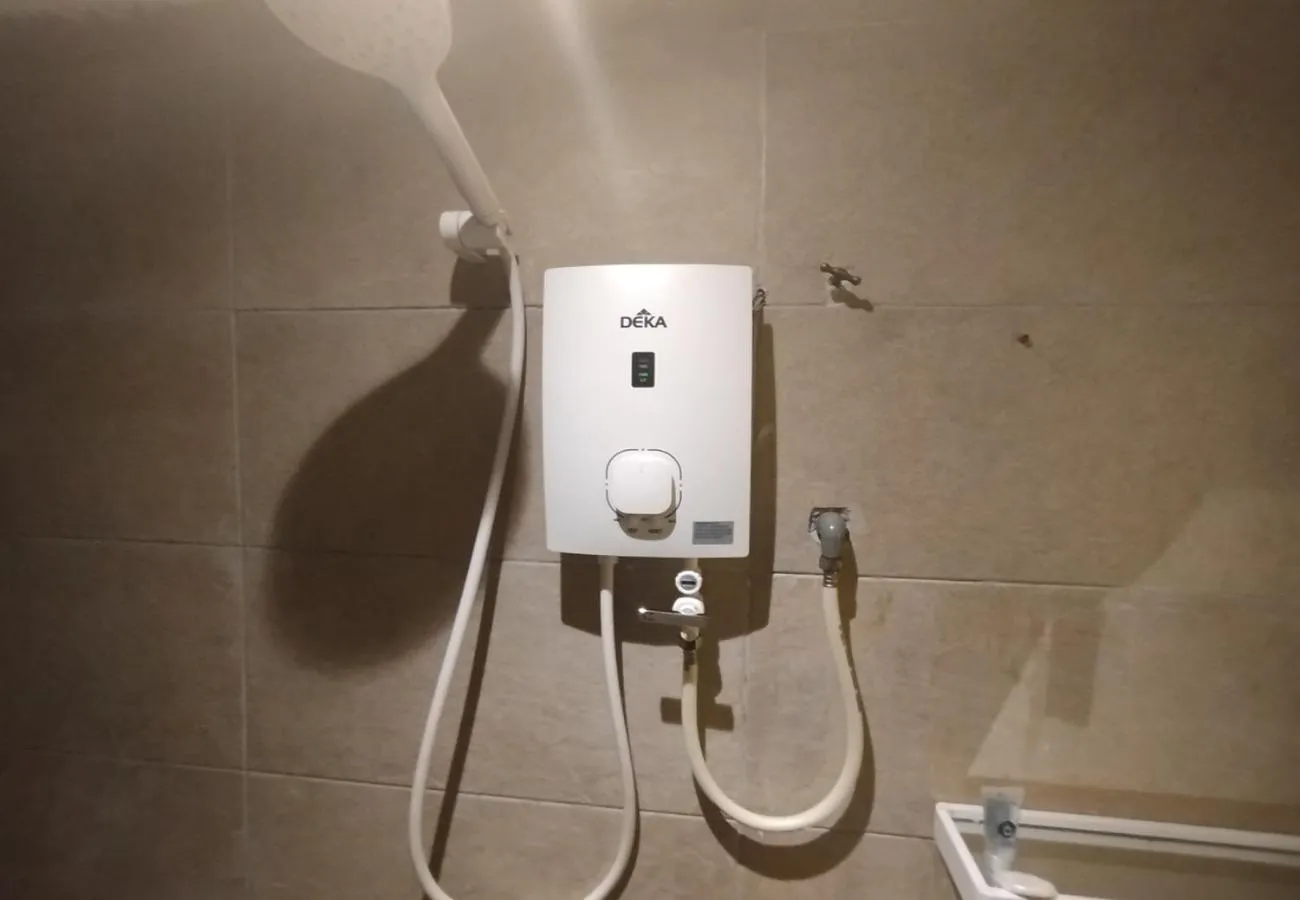 Shower in Fast Hotel Setapak Near Tunku Abdul Rahman UMT KL