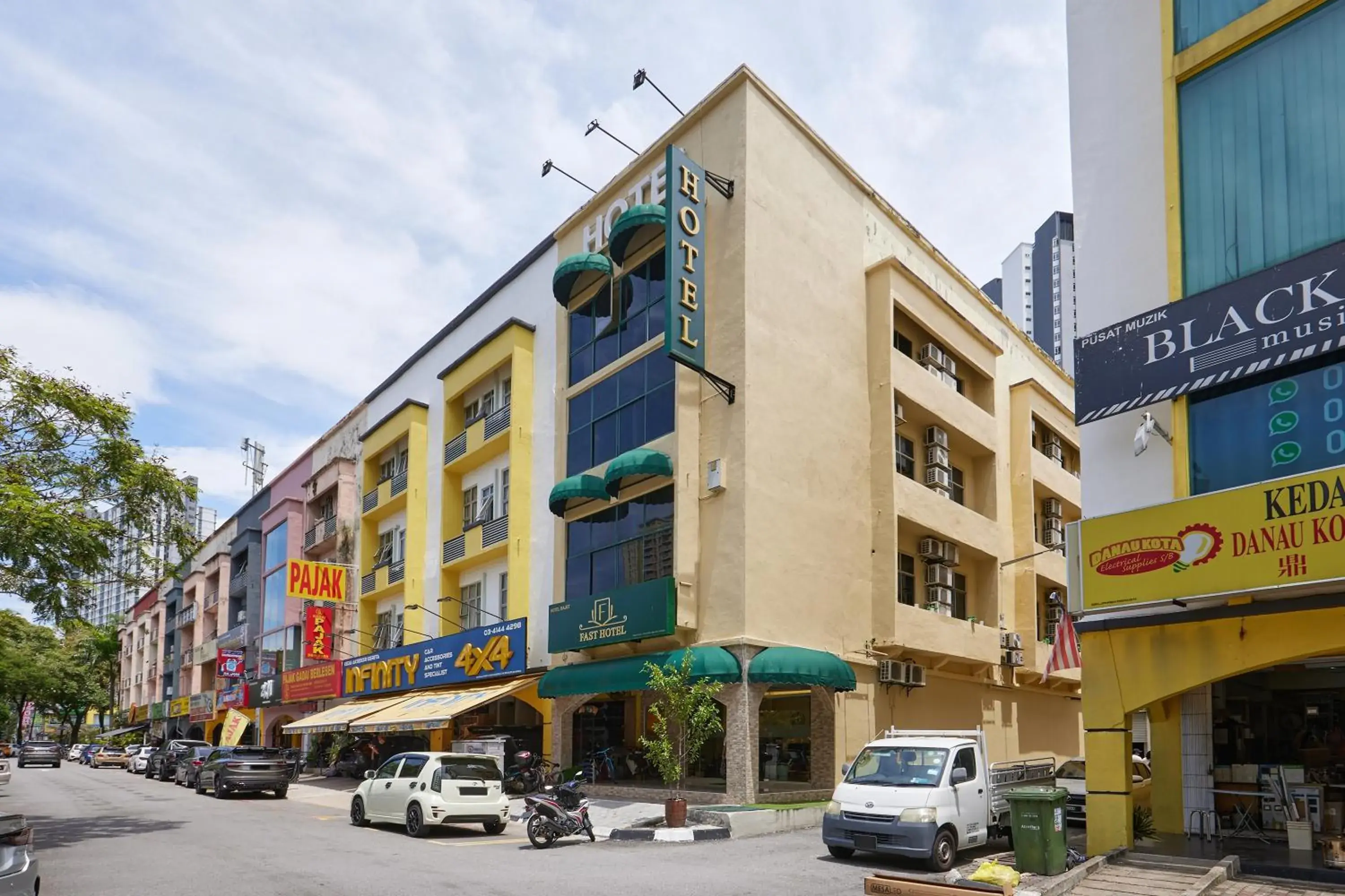 Property building in Fast Hotel Setapak Near Tunku Abdul Rahman UMT KL Property building in Fast Hotel Setapak Near Tunku Abdul Rahman UMT KL