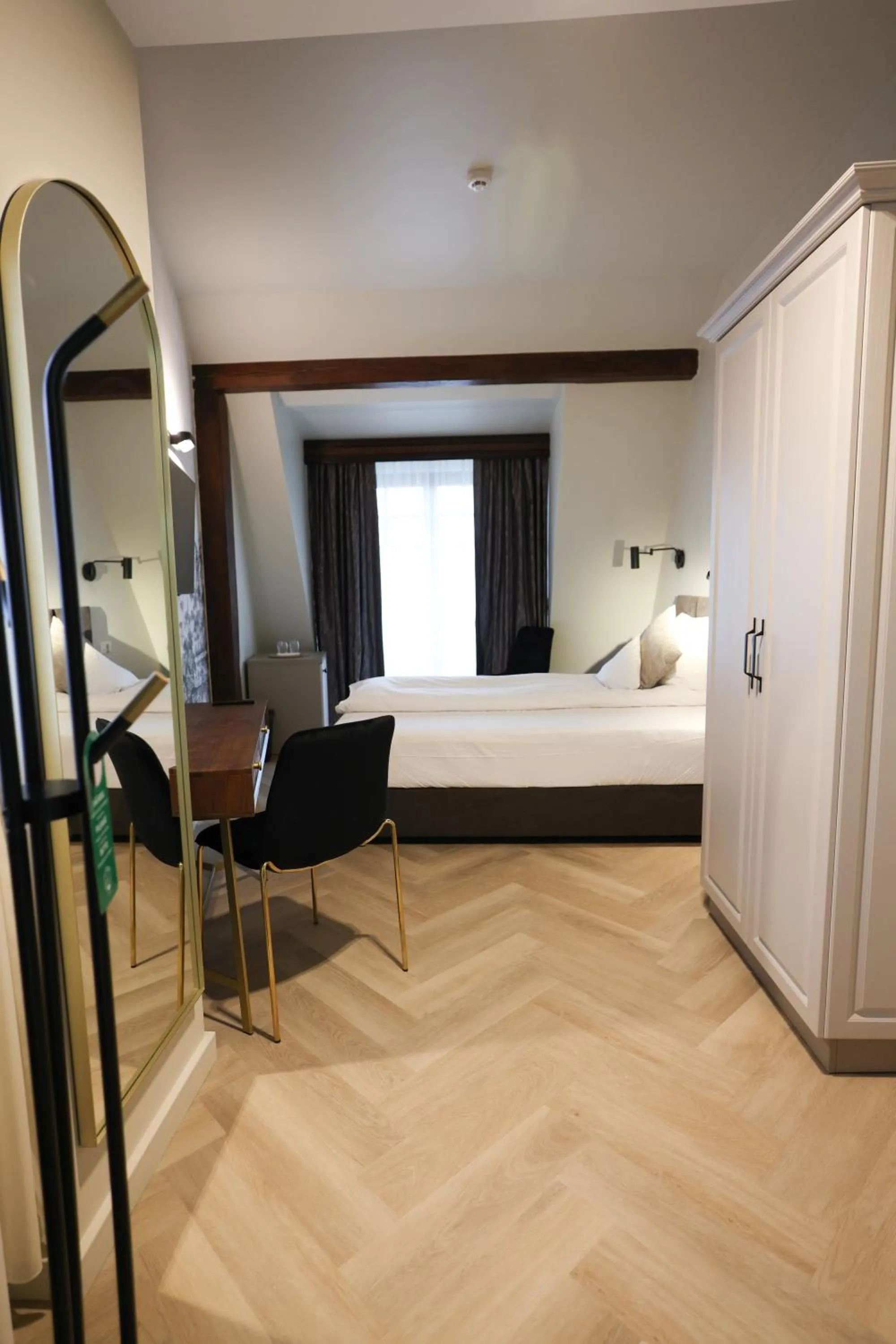 Bed in Pensiunea Nora