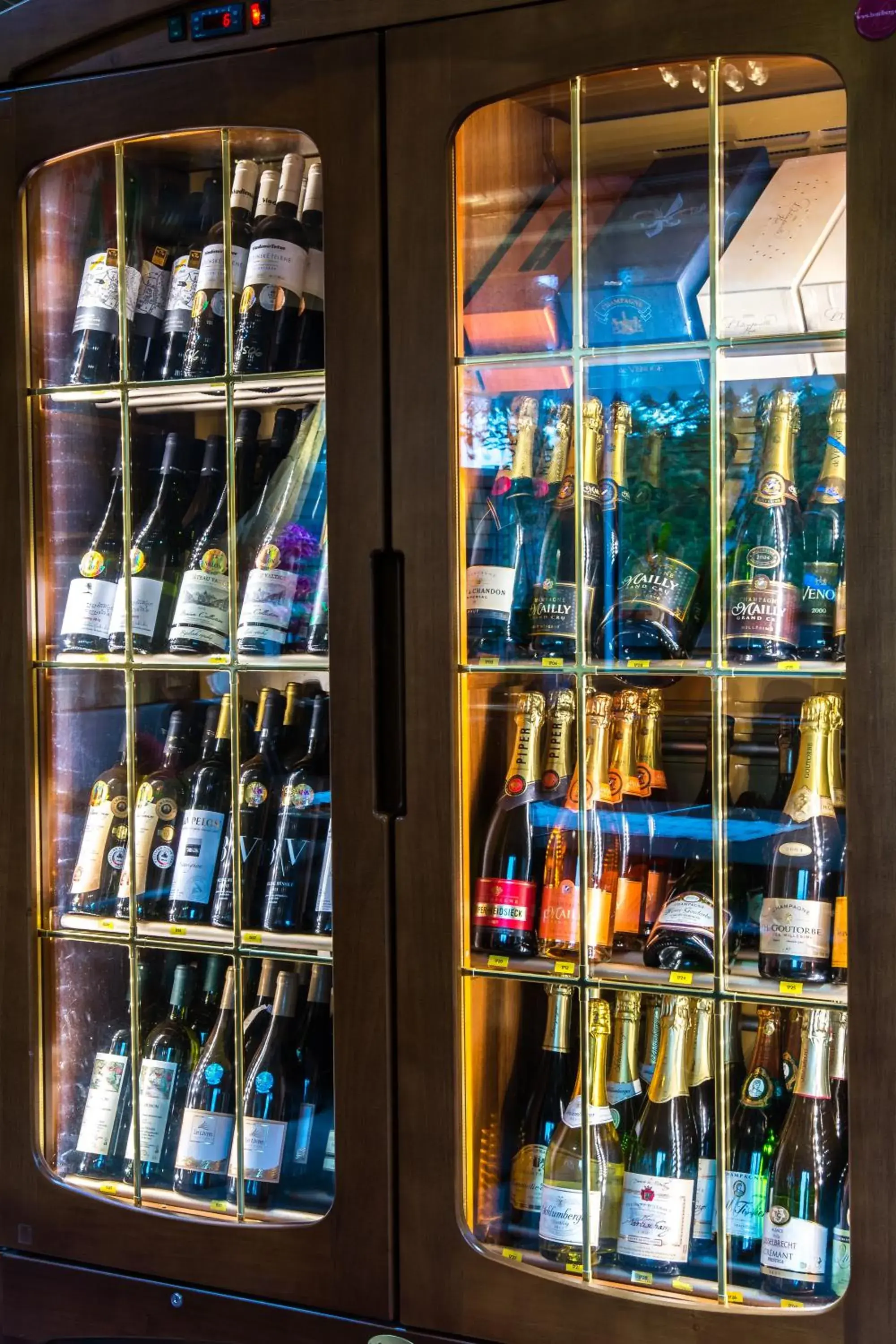 Lounge or bar in Hotel Berg Lounge or bar in Hotel Berg