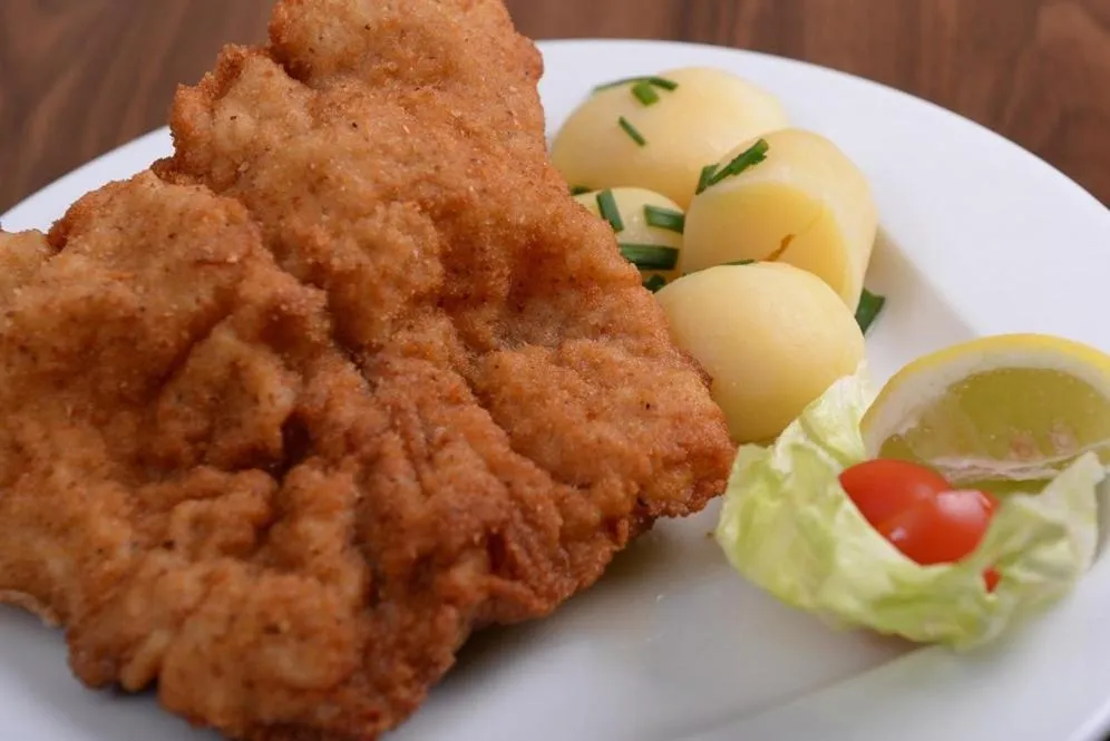 Restaurant/places to eat in Hotel Berg