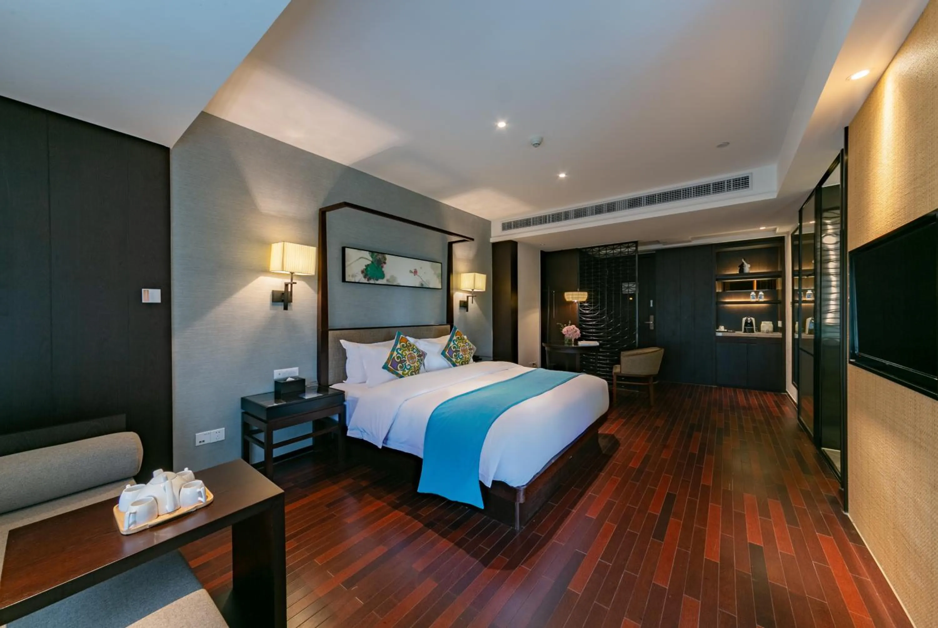 Photo of the whole room in SSAW Boutique Hotel Liuzhou
