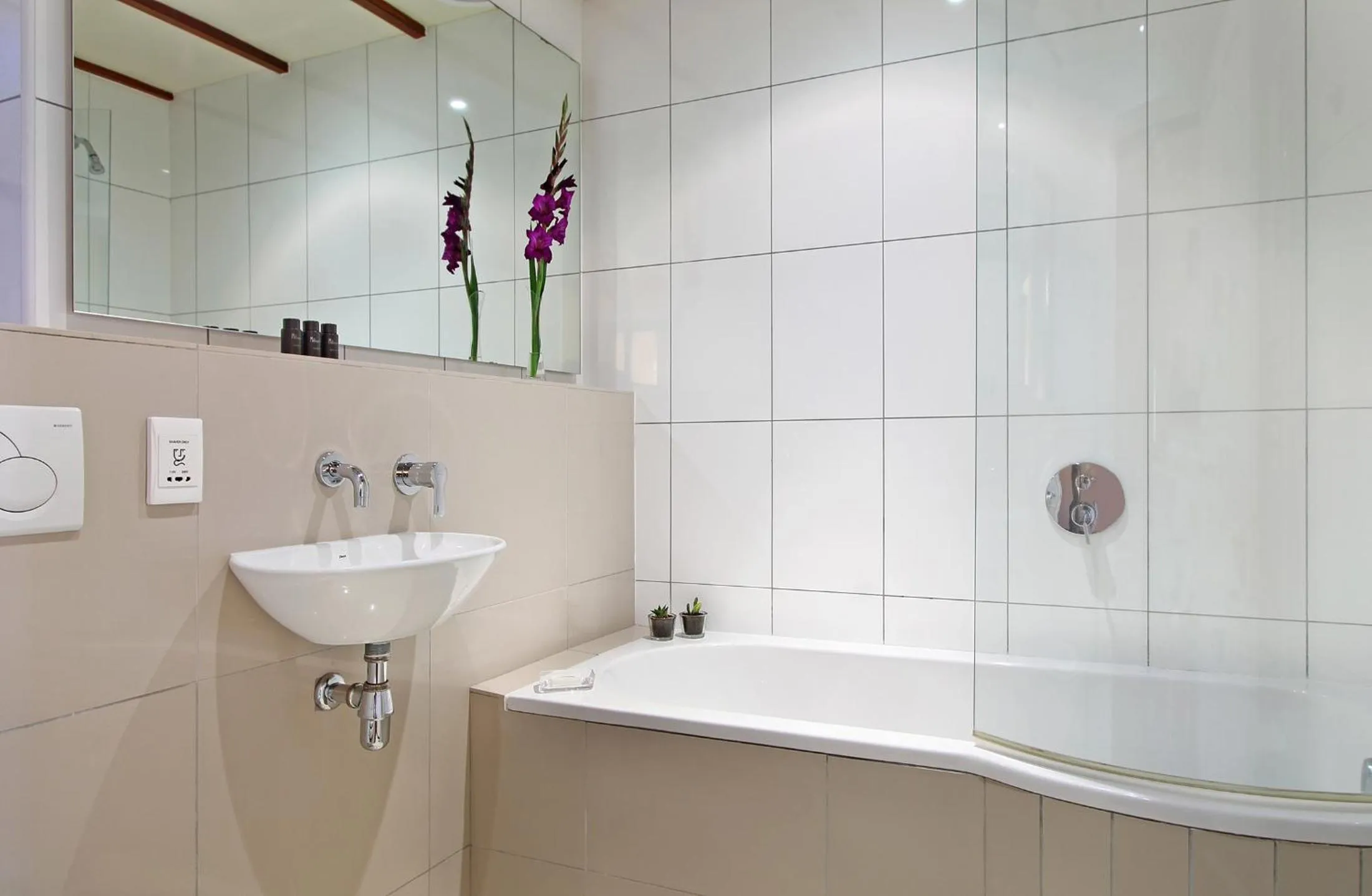 Shower in Lalapanzi Lodge