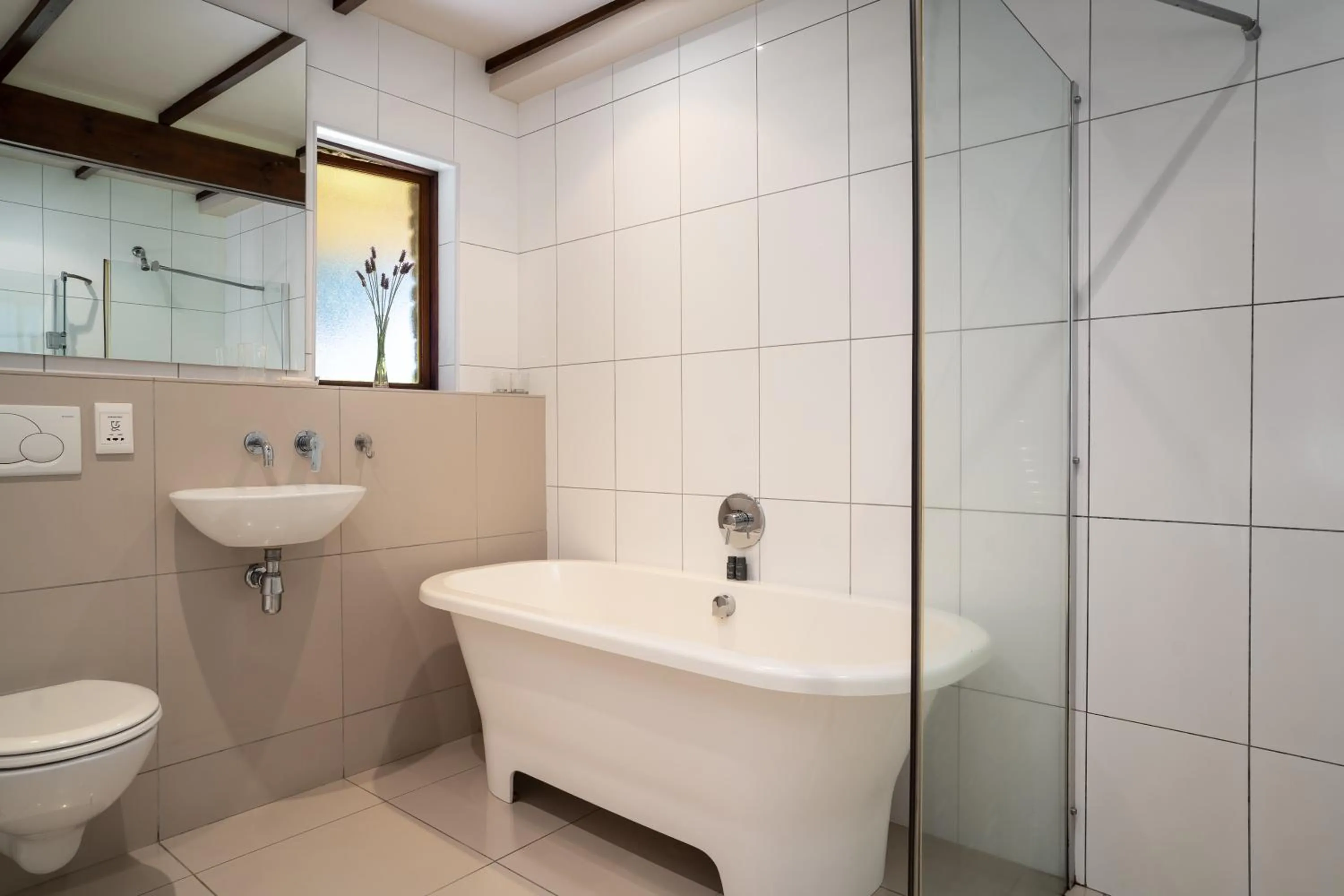 Shower in Lalapanzi Lodge