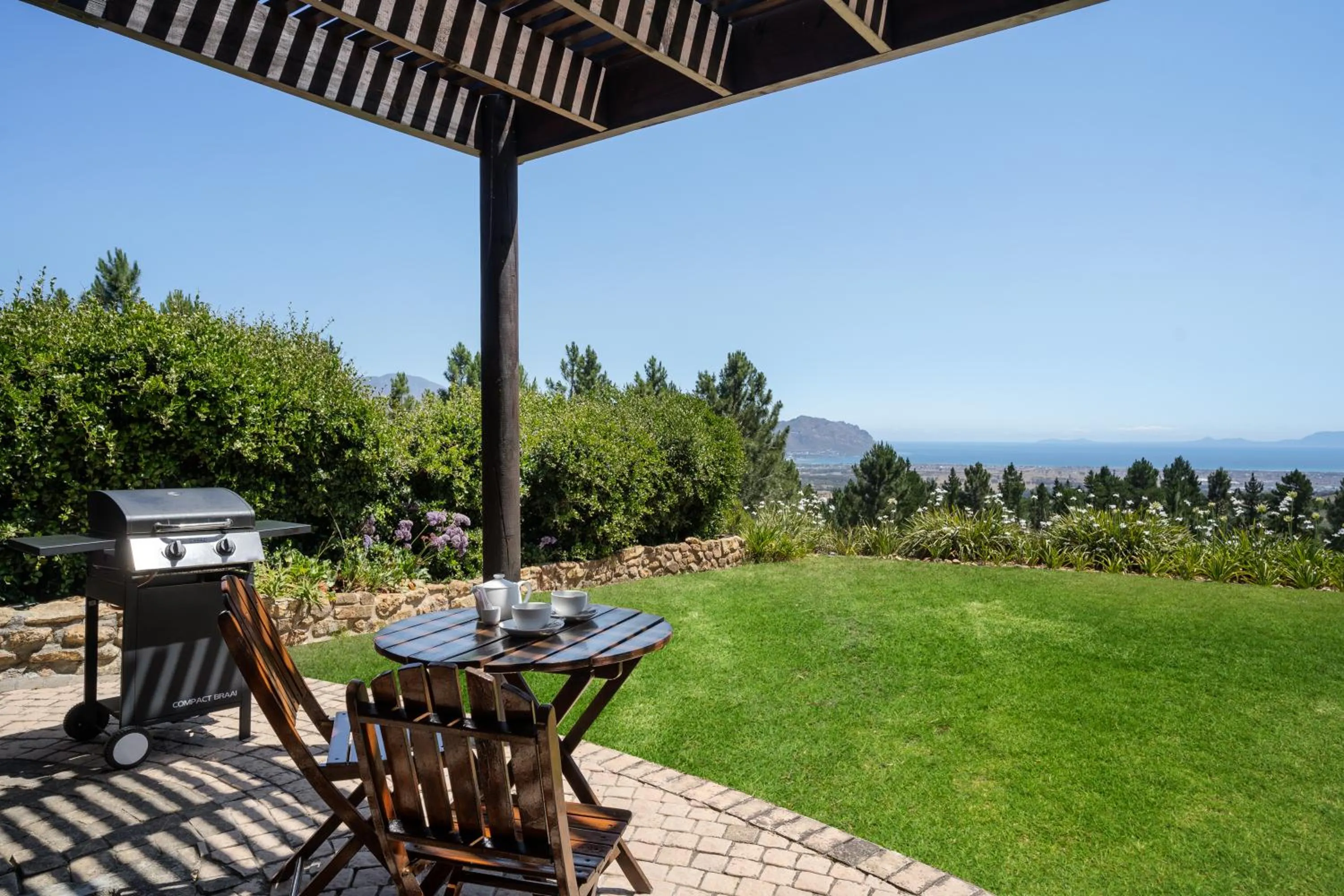 Patio in Lalapanzi Lodge