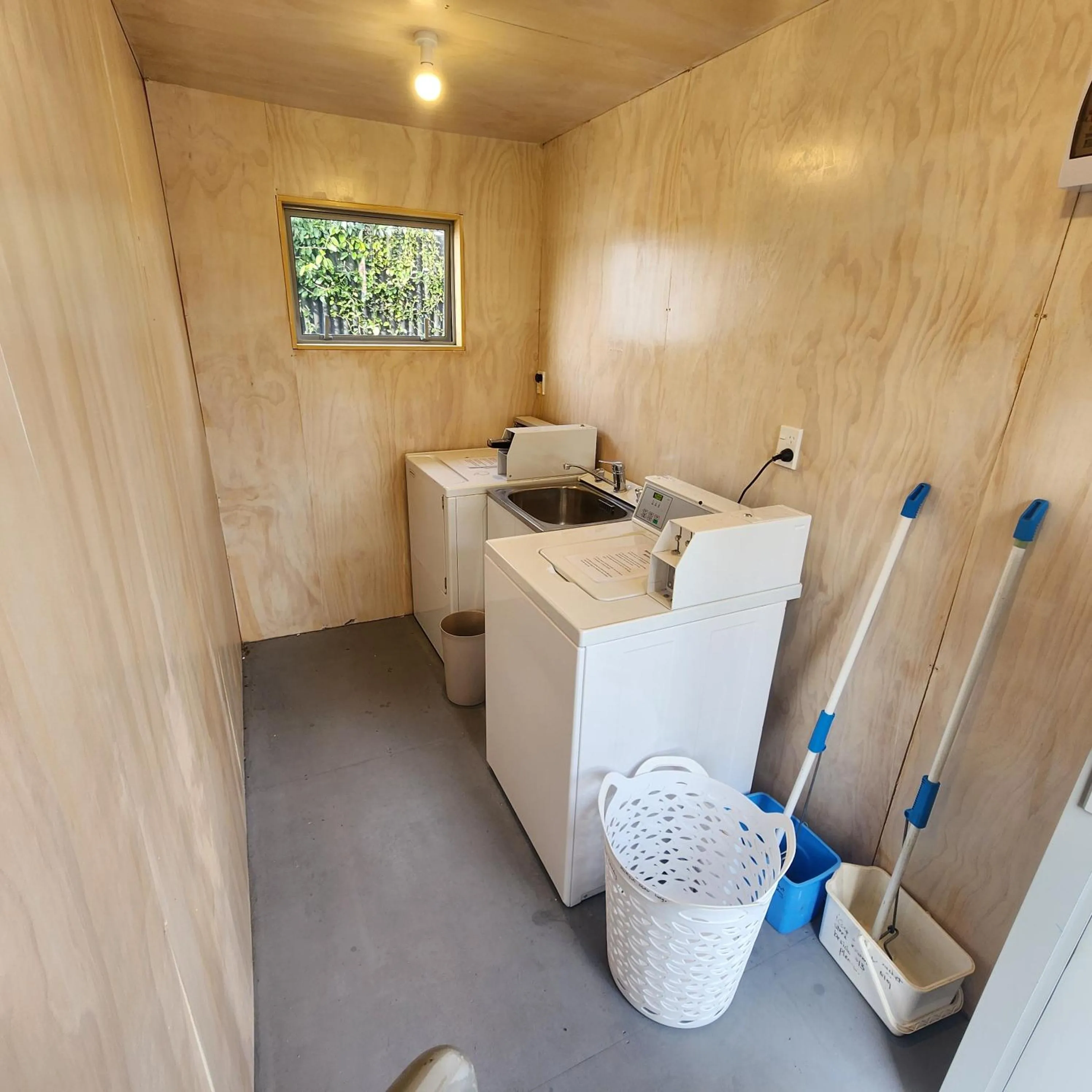 Property building in 16 Northgate Motor Lodge