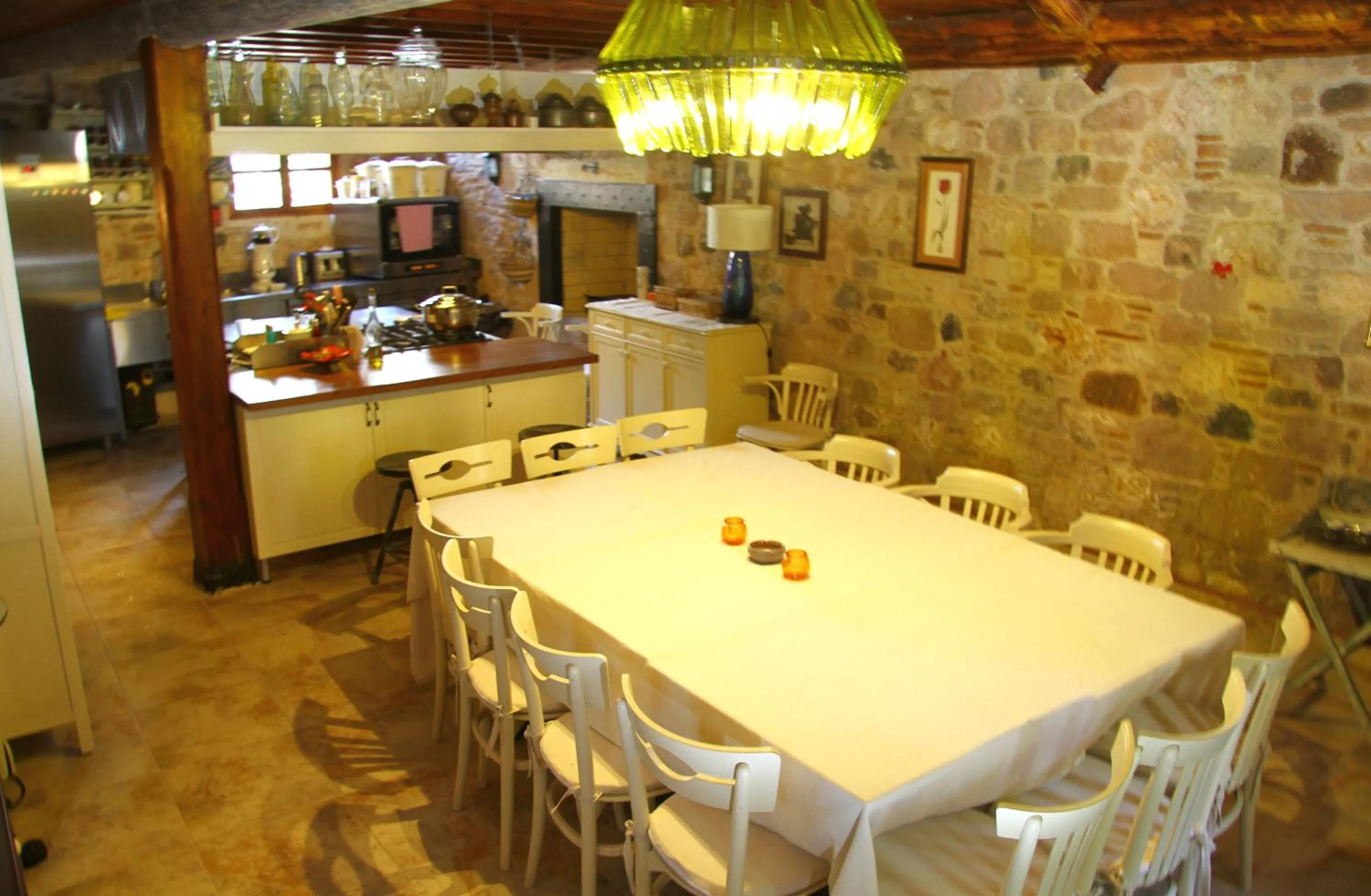 Dining area in Macaron Konagi