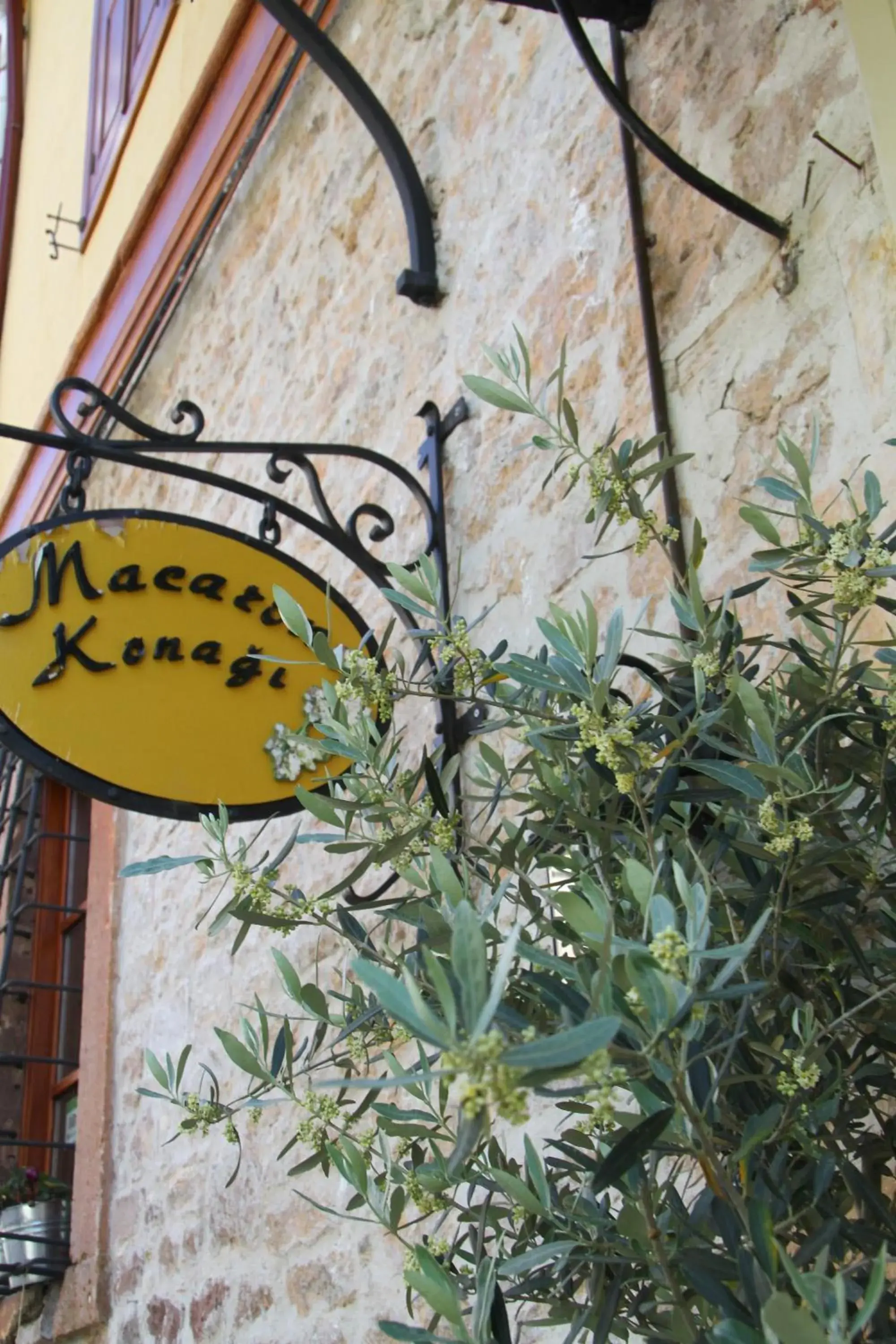 Facade/entrance in Macaron Konagi Facade/entrance in Macaron Konagi