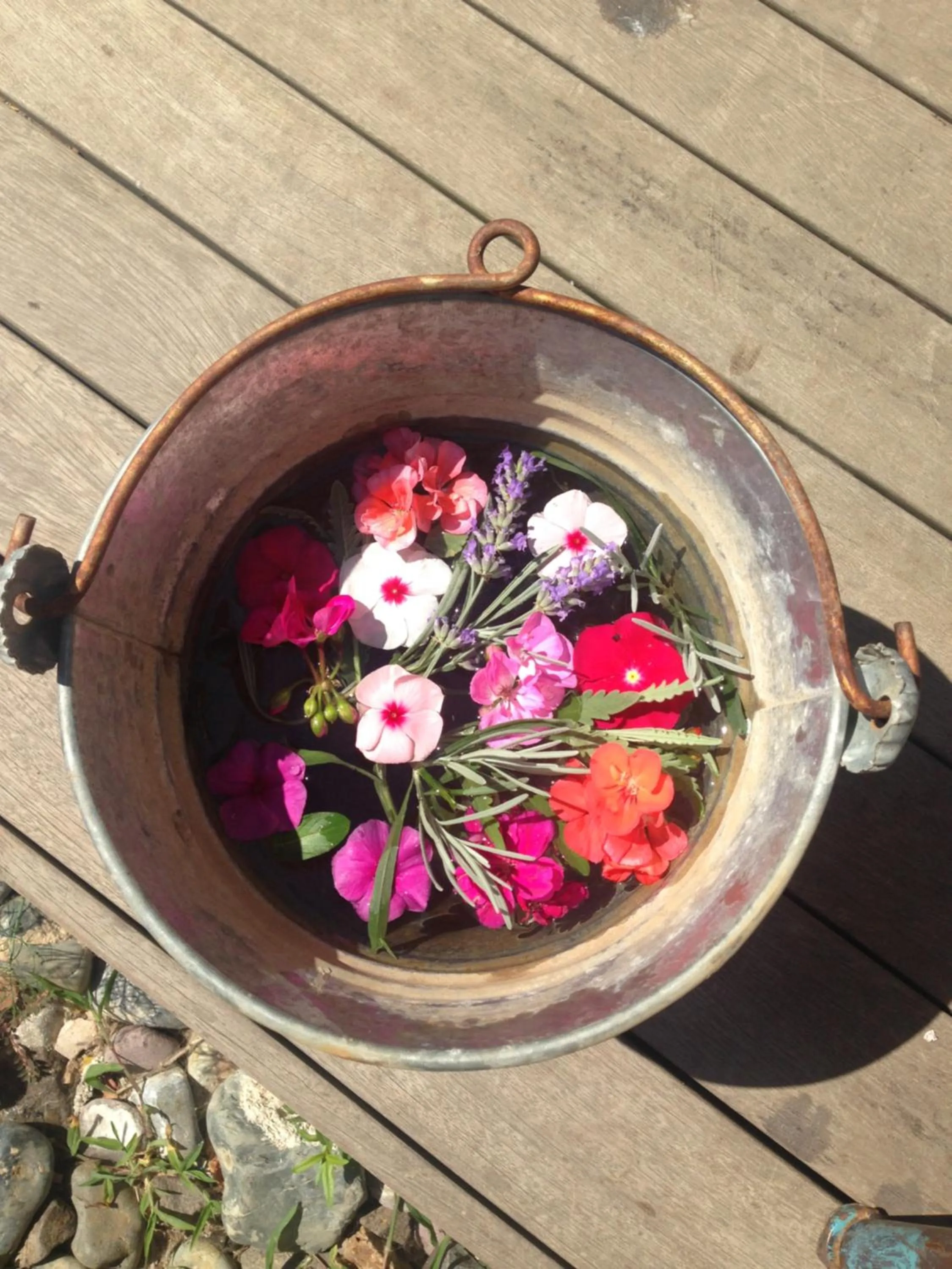 Decorative detail in Macaron Konagi