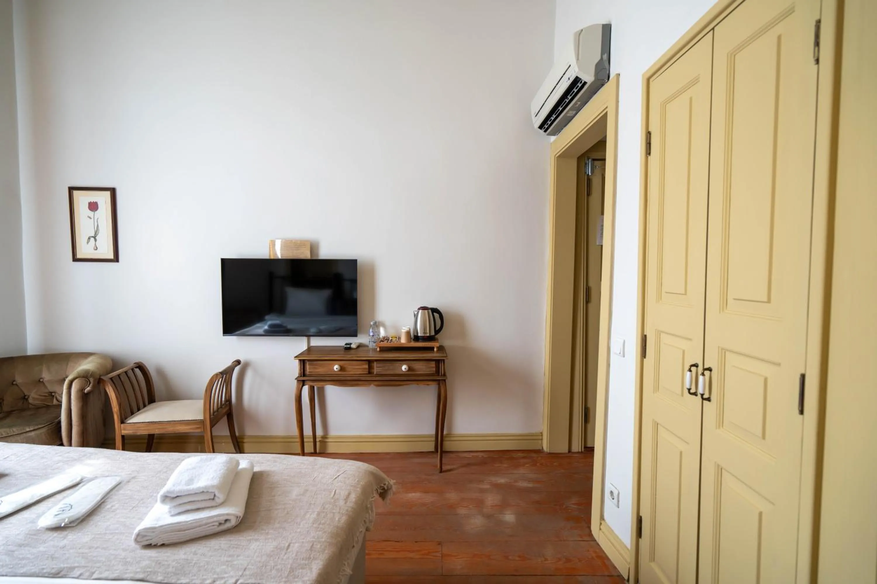 Bed in Macaron Konagi