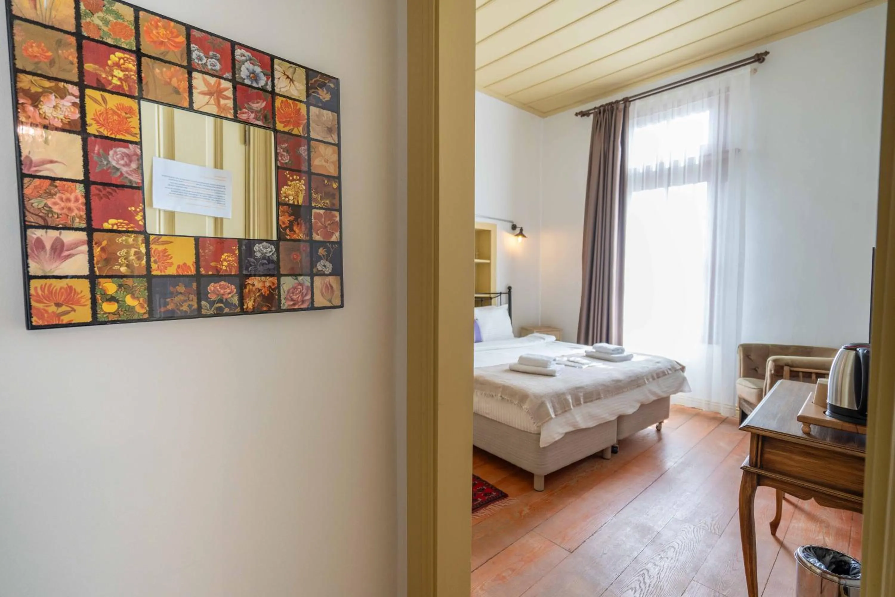 Bed in Macaron Konagi