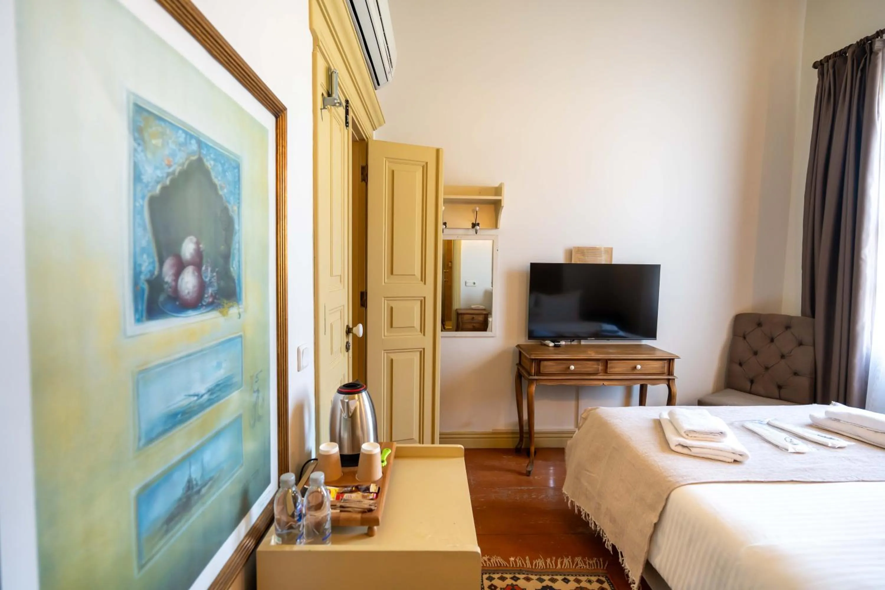 Bed in Macaron Konagi