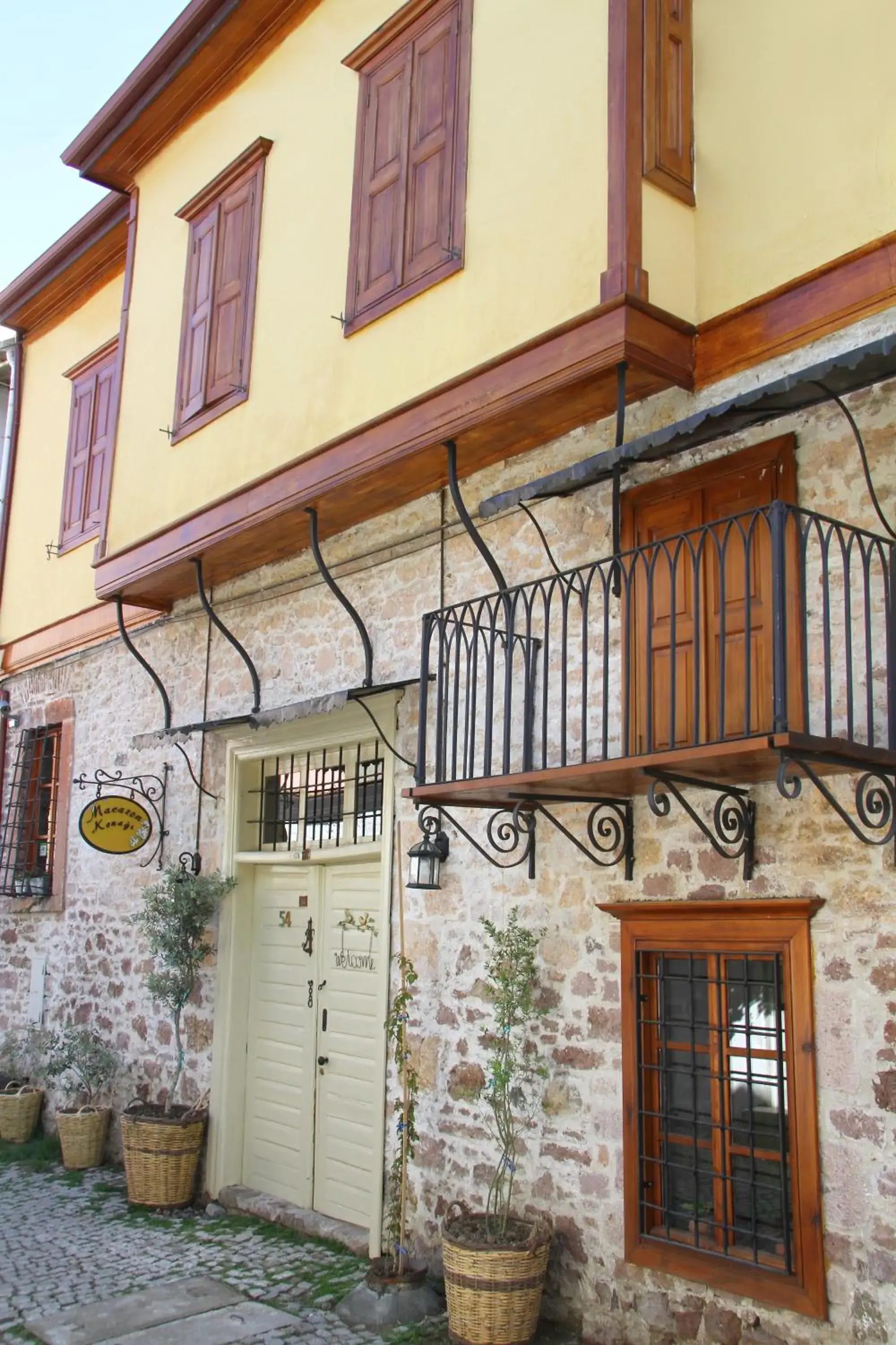 Facade/entrance in Macaron Konagi Facade/entrance in Macaron Konagi