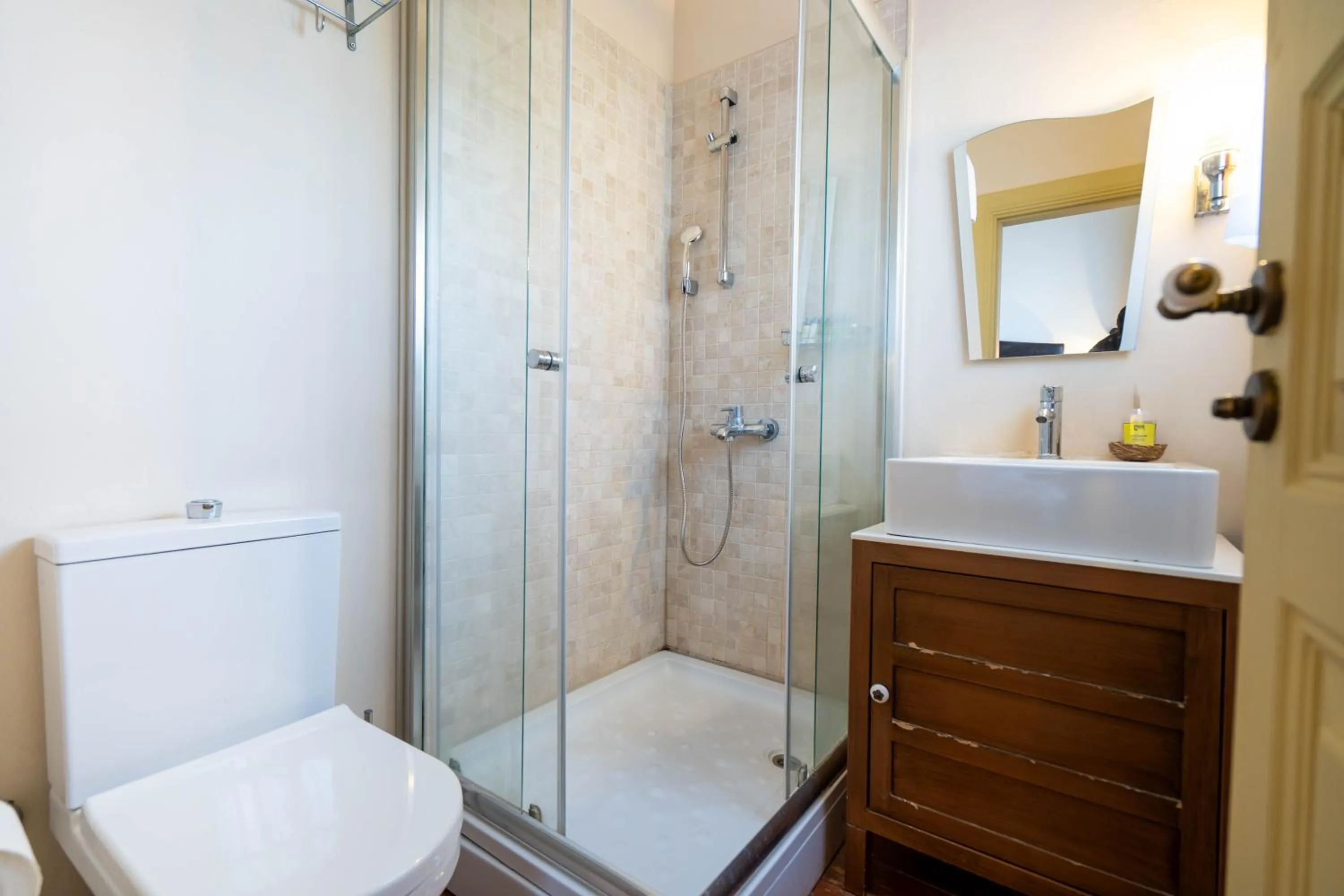 Bathroom in Macaron Konagi