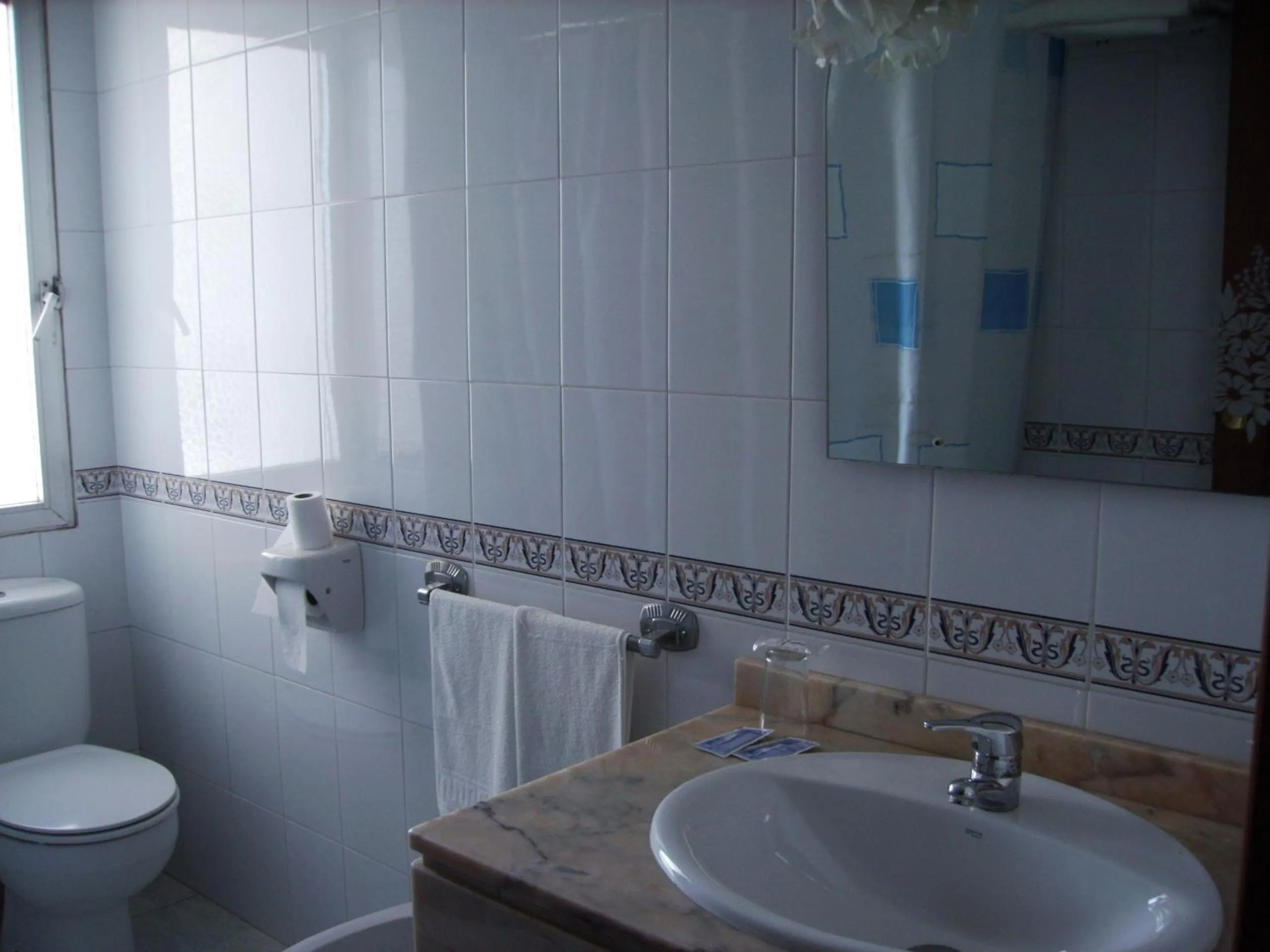 Bathroom in Hotel La Lancha