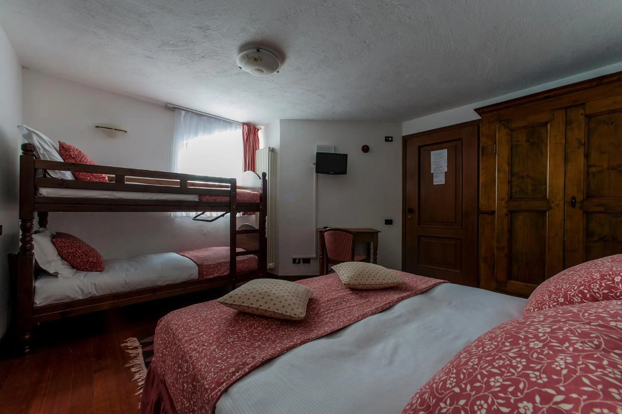 Photo of the whole room, Bed in Hotel Baita Cretaz