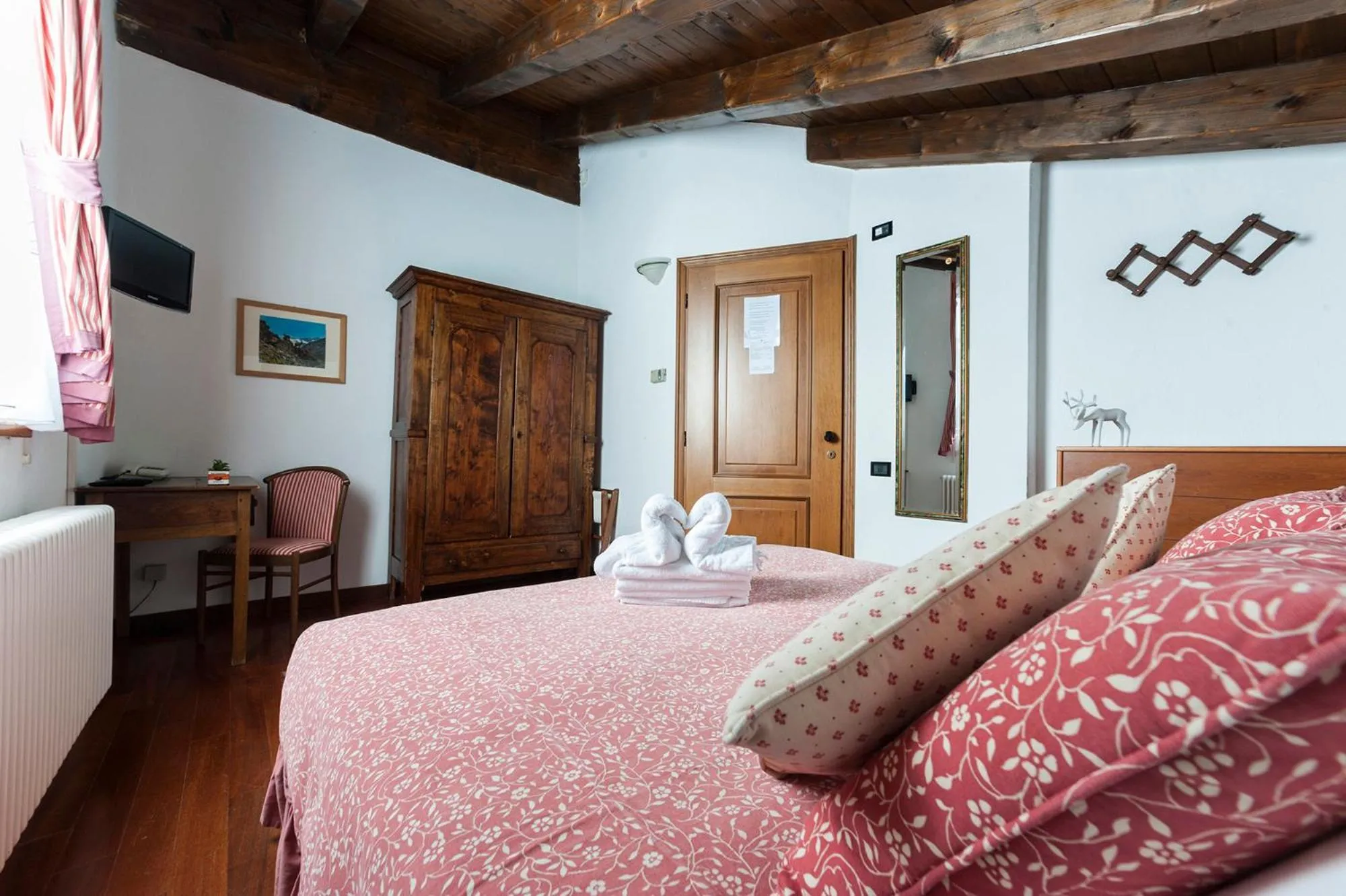 Bed in Hotel Baita Cretaz