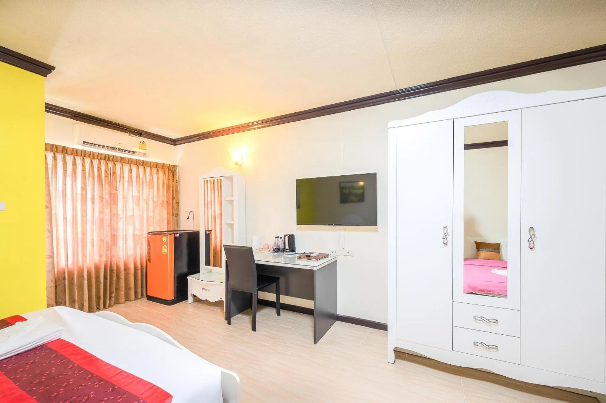 Photo of the whole room, Bed in Witchuwan Apartel