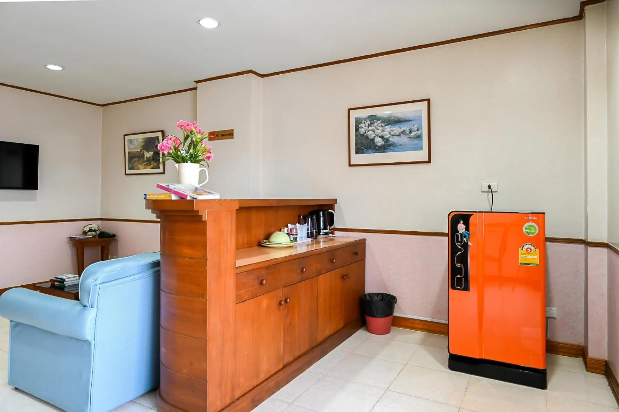 Seating area in Witchuwan Apartel