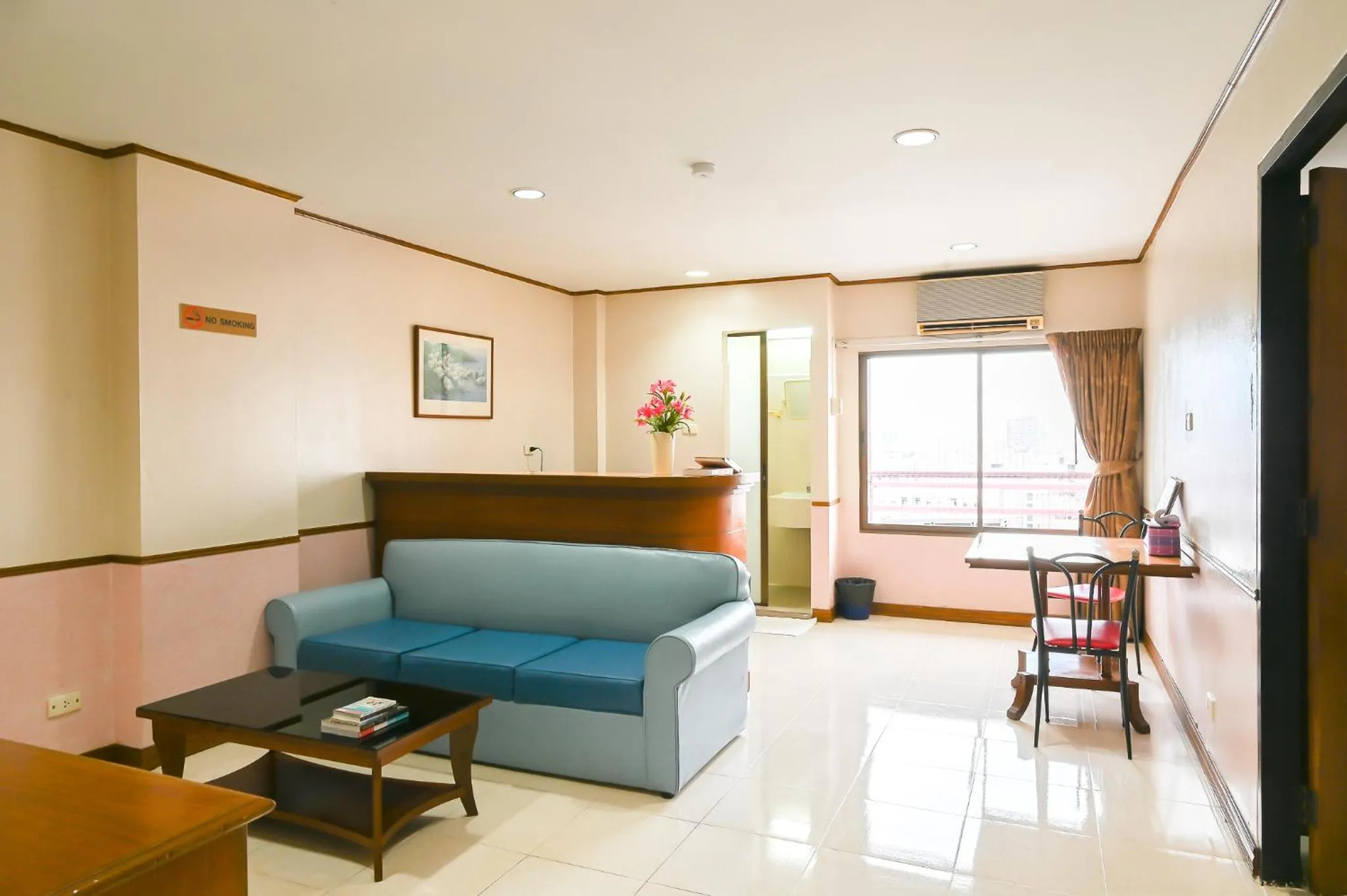 Seating area in Witchuwan Apartel