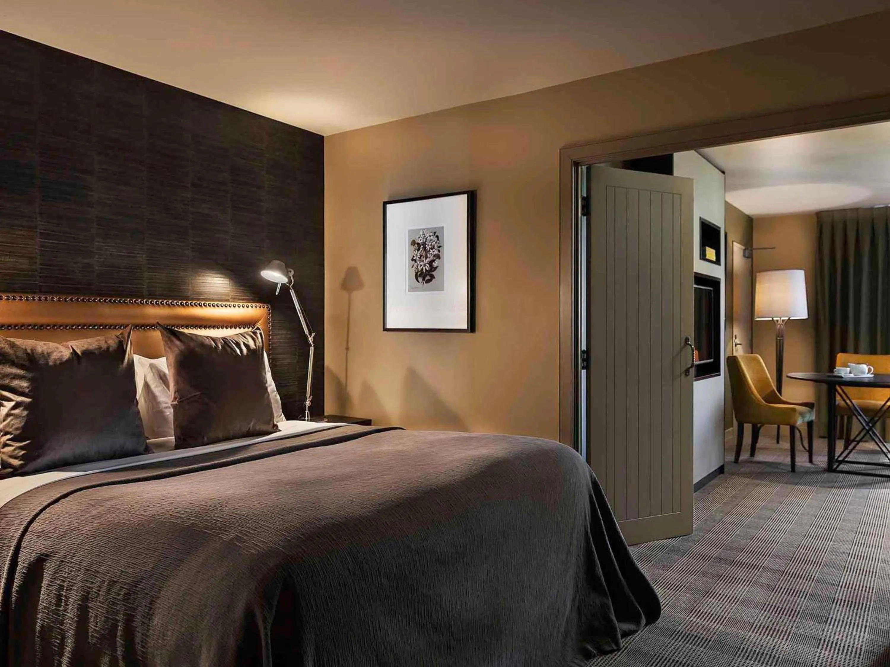 Bedroom, Bed in Hotel St Moritz, Queenstown - MGallery Collection