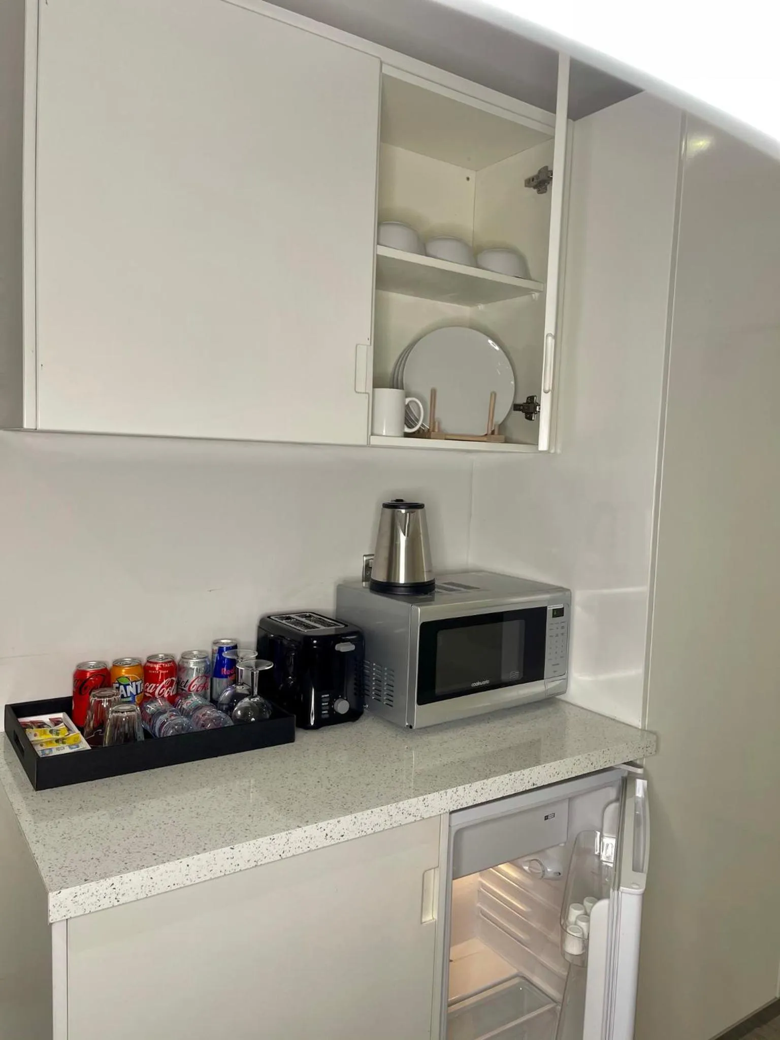 Coffee/tea facilities in Axiom Park Hotel