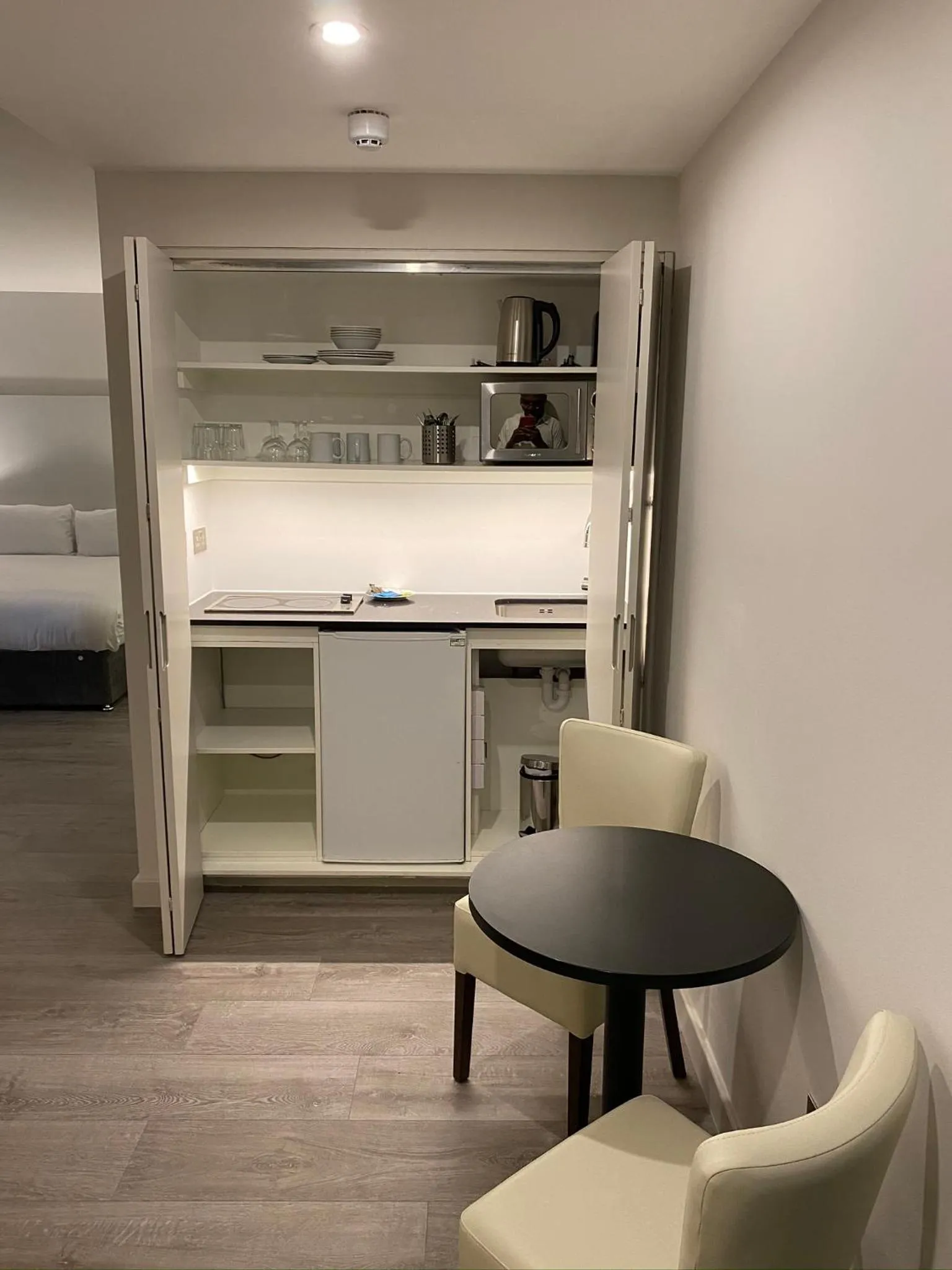 Kitchen or kitchenette in Axiom Park Hotel
