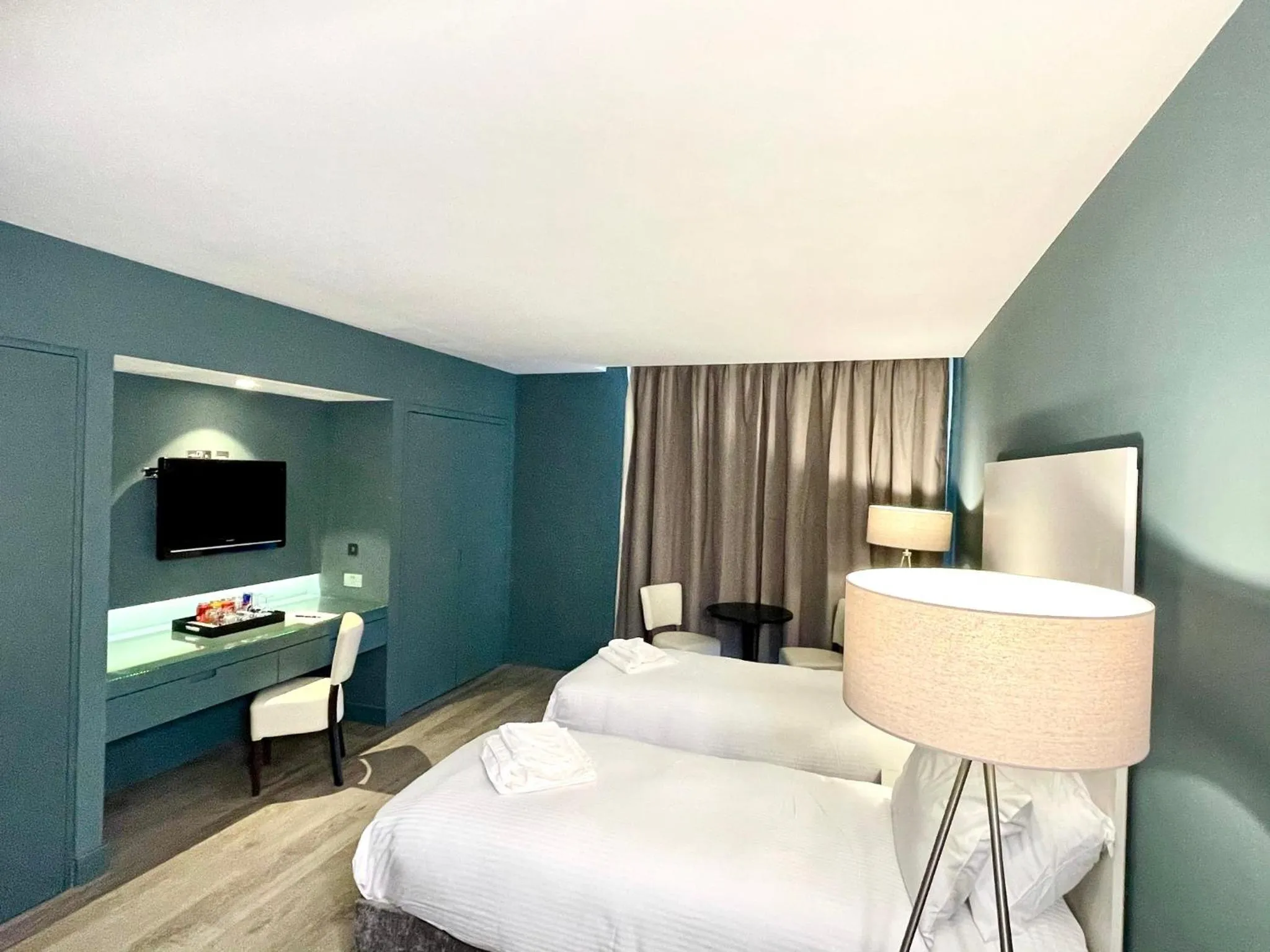 Photo of the whole room, Bed in Axiom Park Hotel