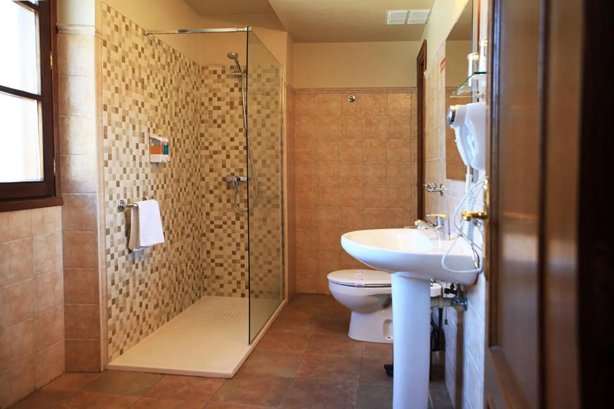 Double or Twin Room in Hostal Antxitonea