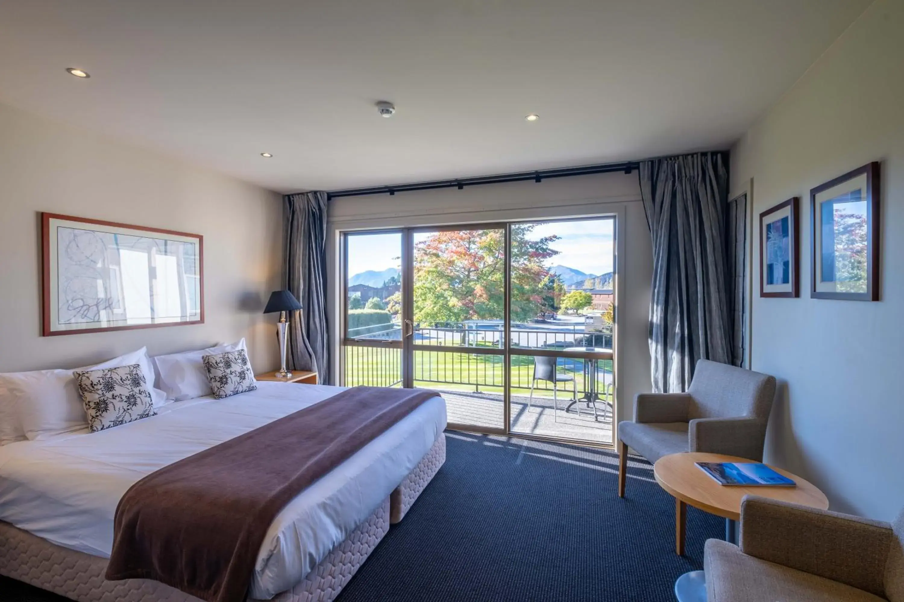 Bed in Oakridge Resort Lake Wanaka Bed in Oakridge Resort Lake Wanaka