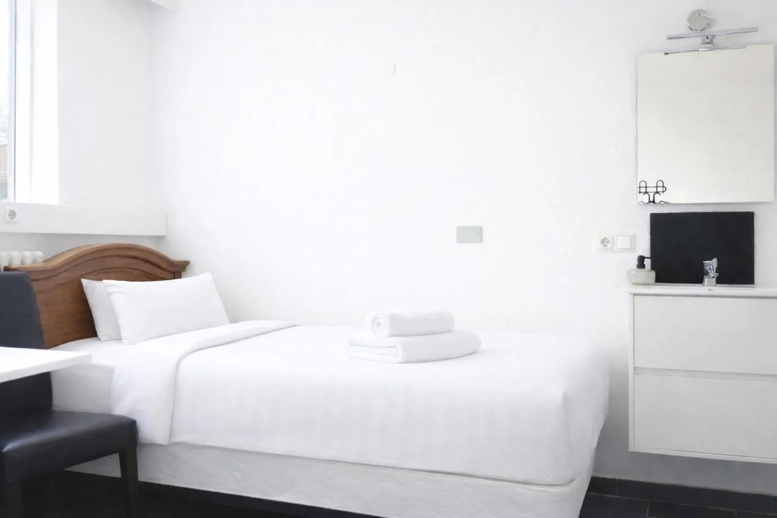 View (from property/room), Bed in Selfoss Hostel