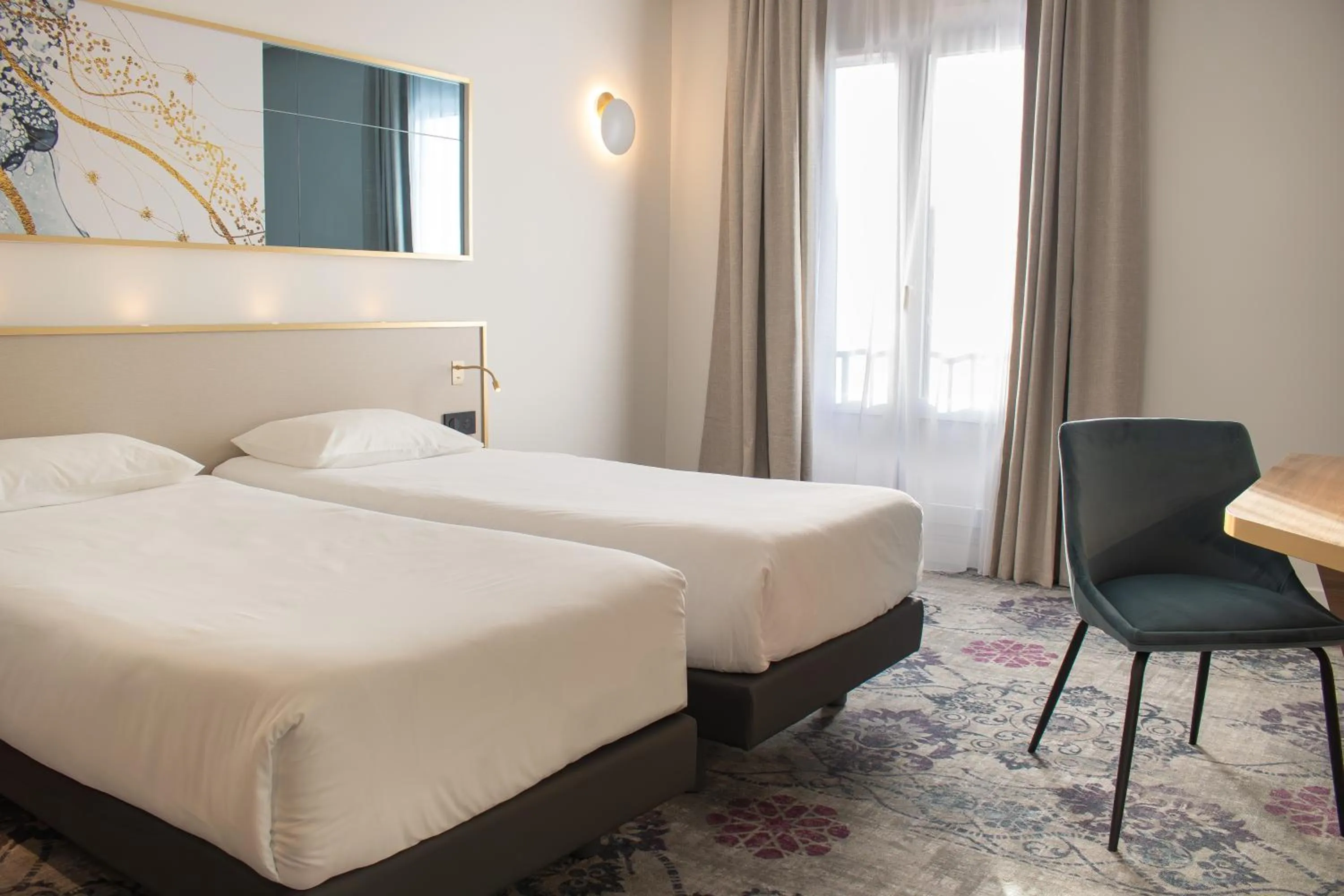 Bedroom, Bed in Brit Hotel Cahors - Le Valentré