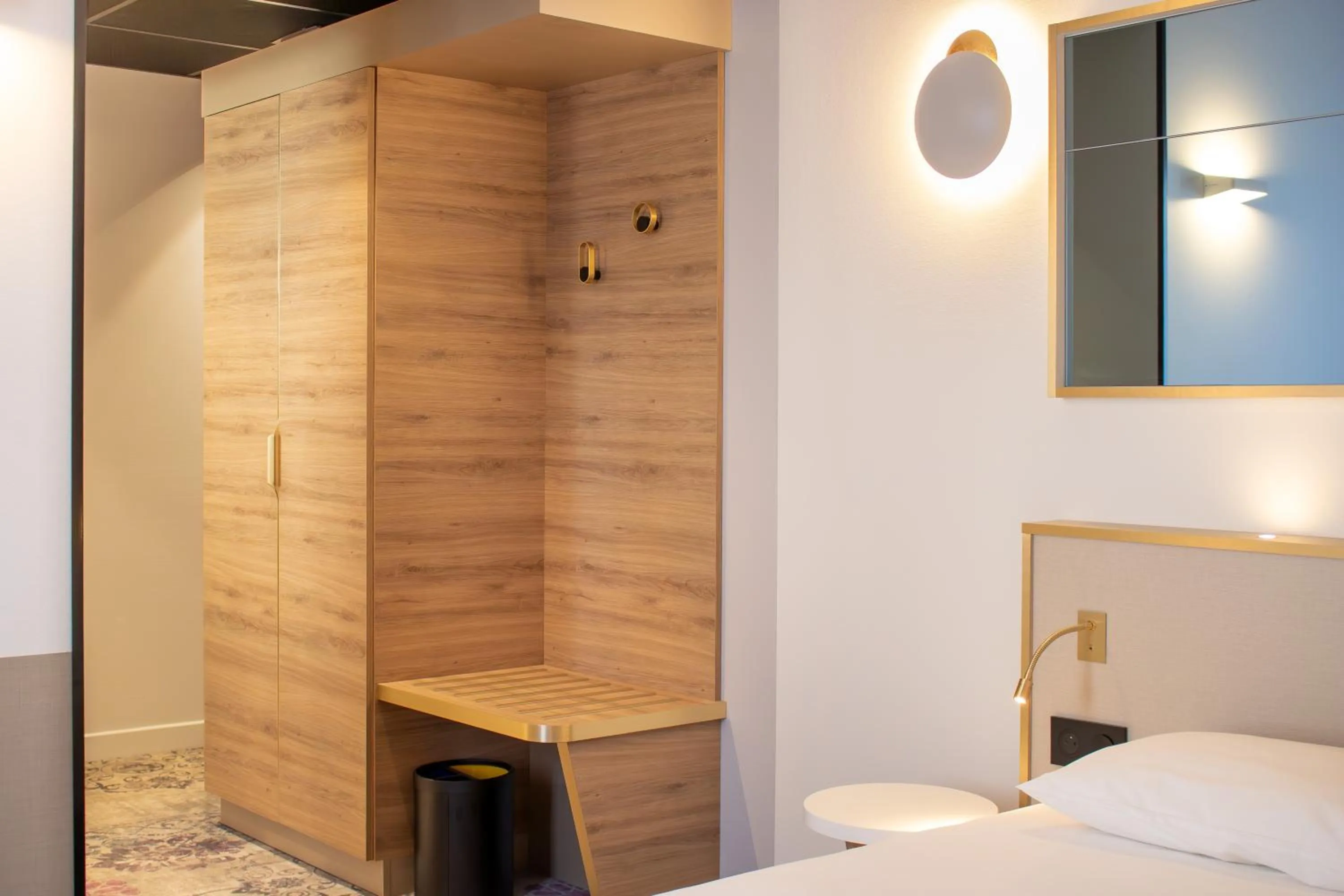 Bedroom in Brit Hotel Cahors - Le Valentré