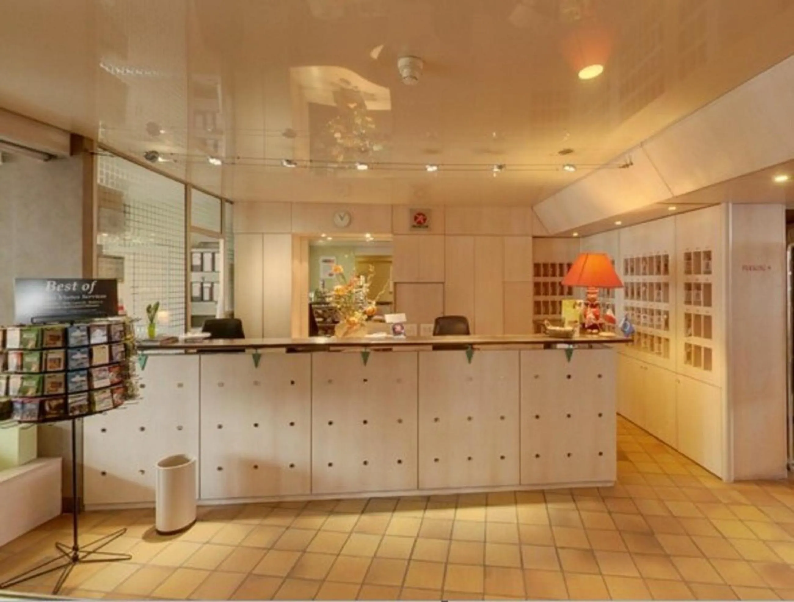 Lobby or reception in Brit Hotel Cahors - Le Valentré