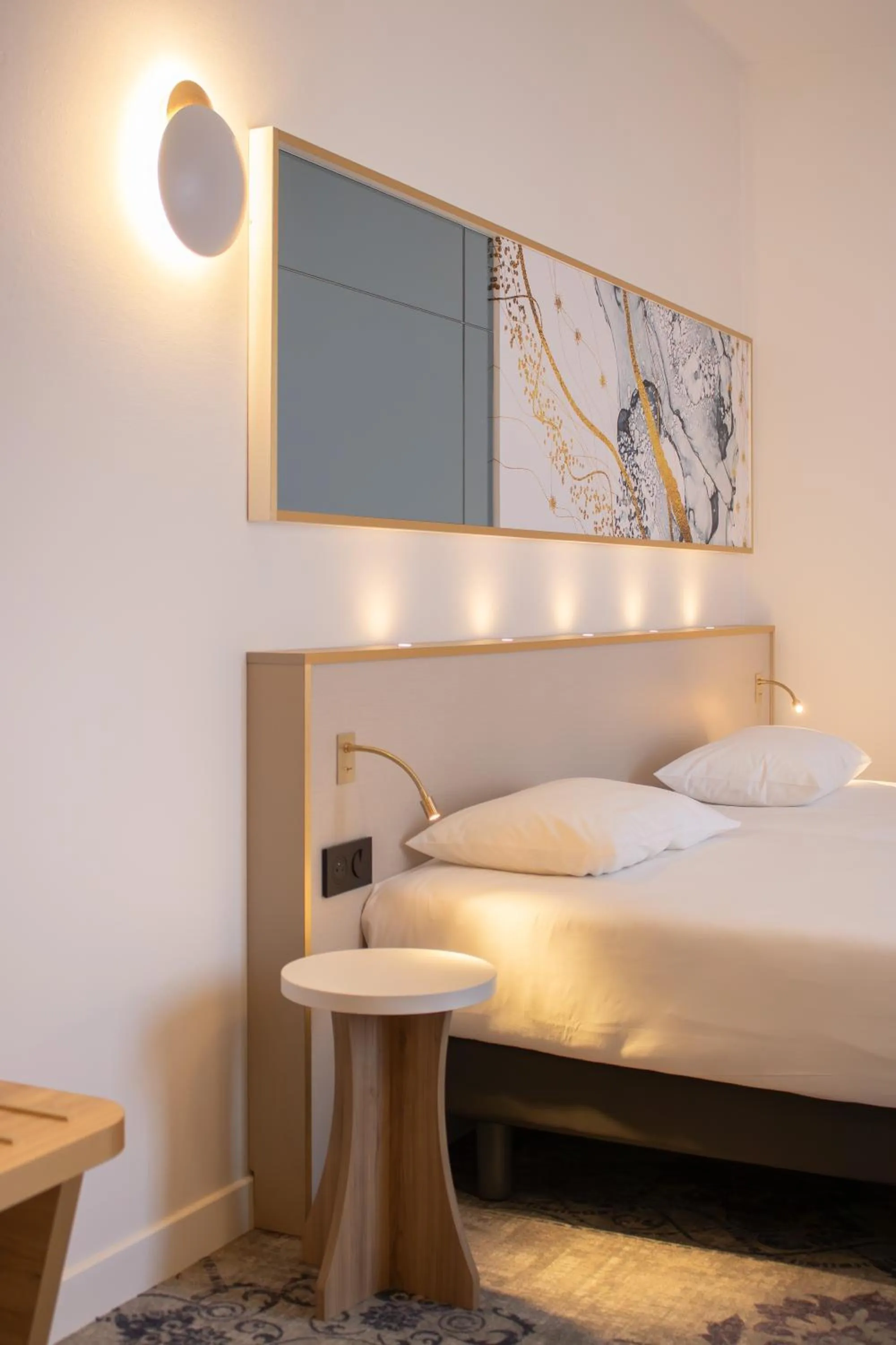 Bedroom, Bed in Brit Hotel Cahors - Le Valentré