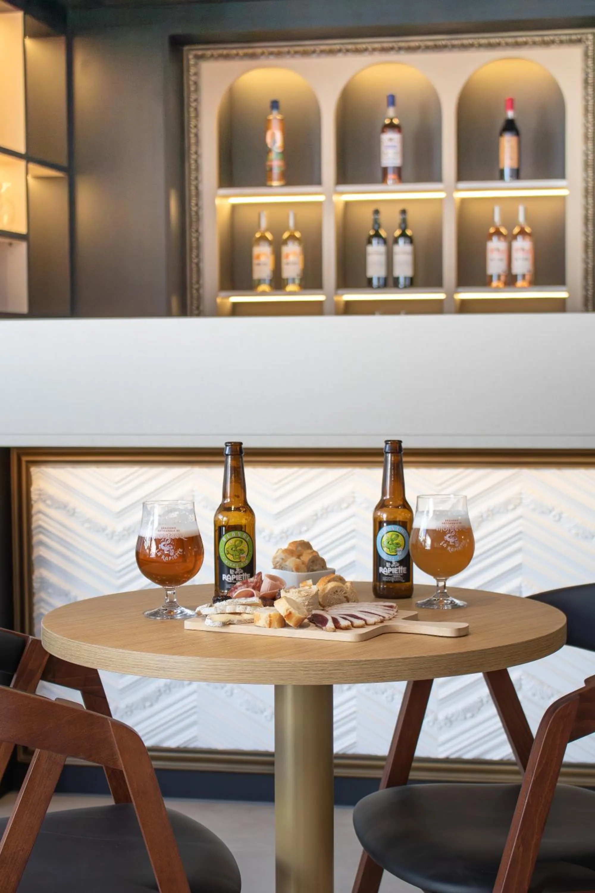 Living room in Brit Hotel Cahors - Le Valentré