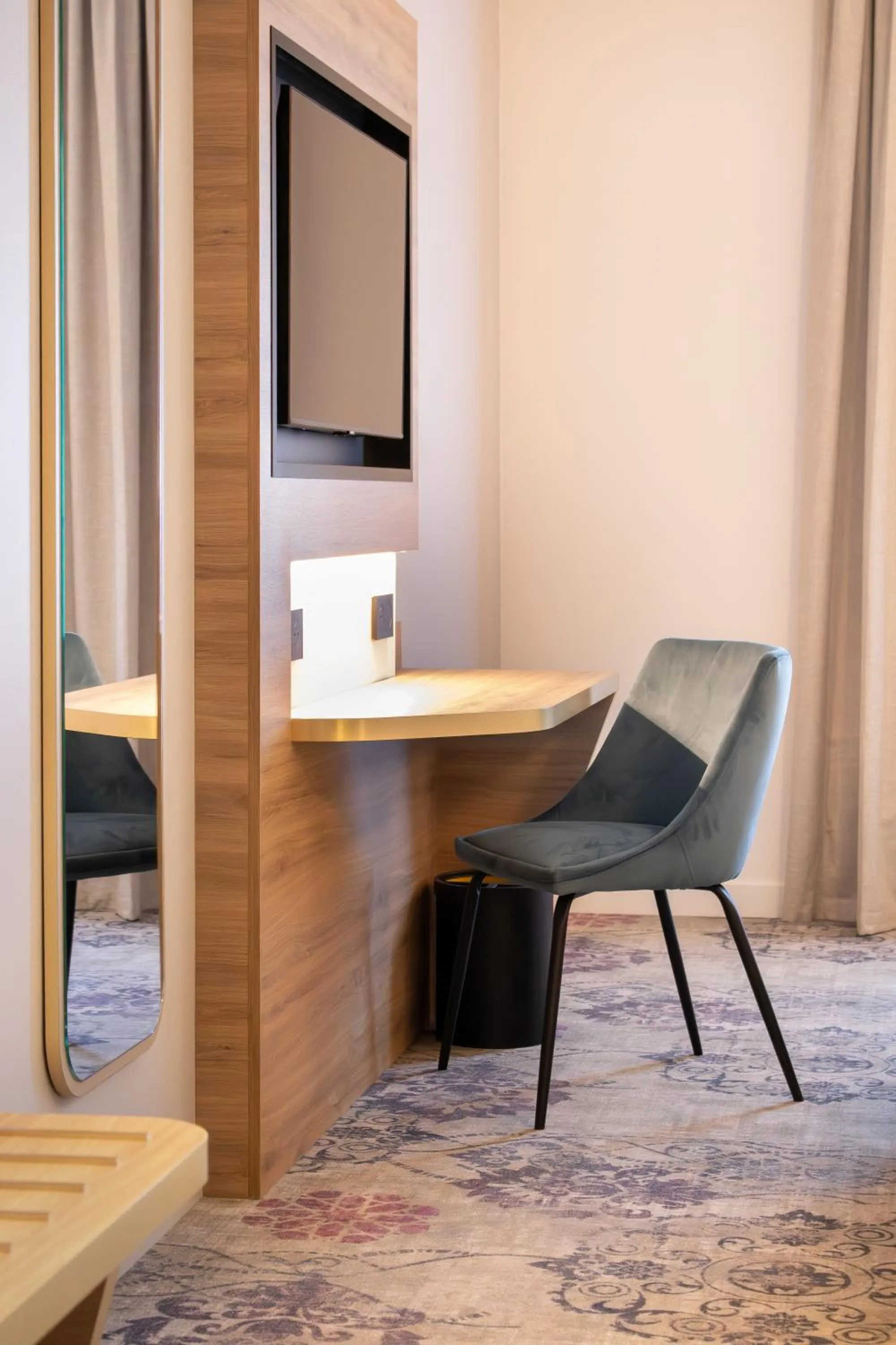 Bedroom in Brit Hotel Cahors - Le Valentré