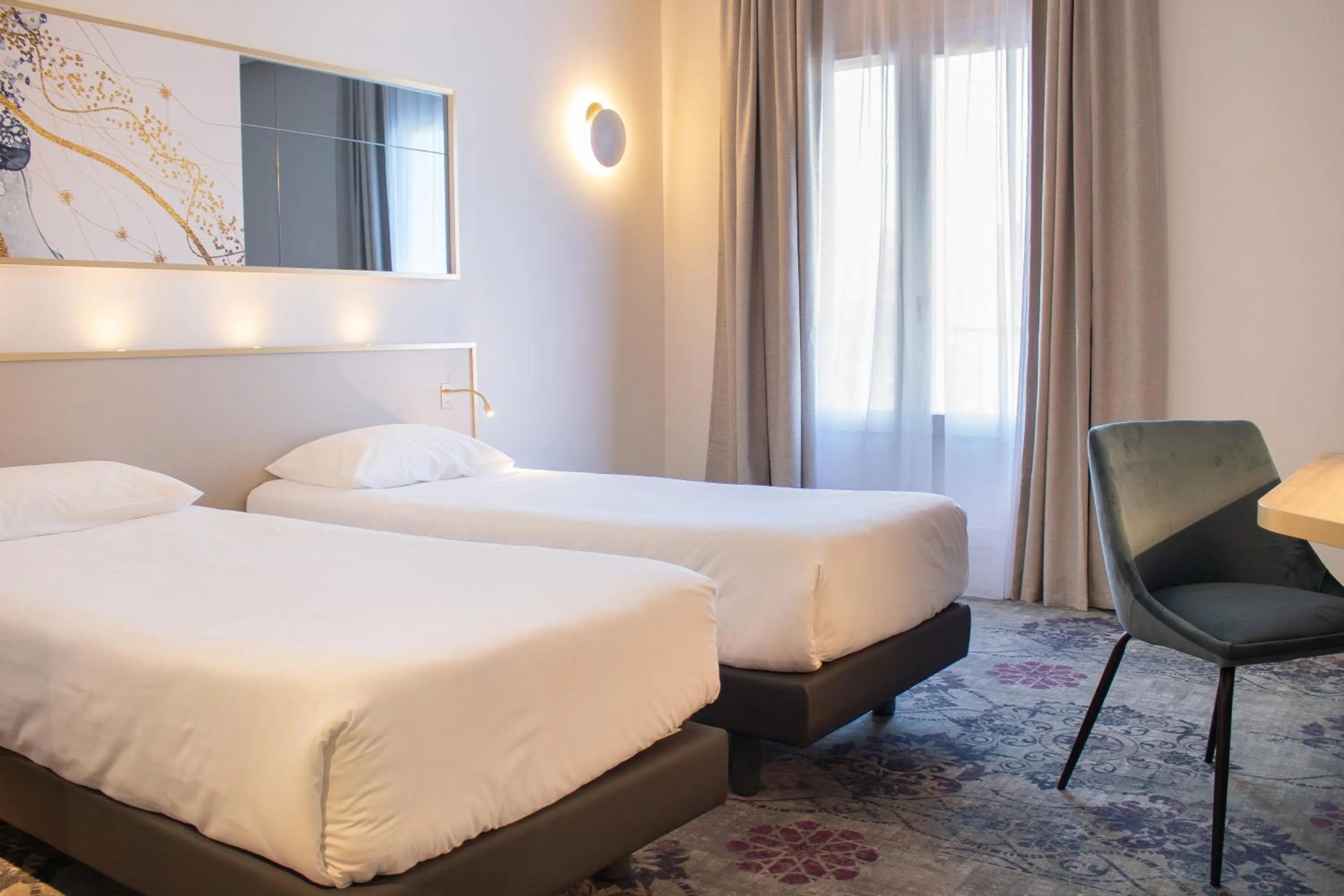 Bedroom, Bed in Brit Hotel Cahors - Le Valentré