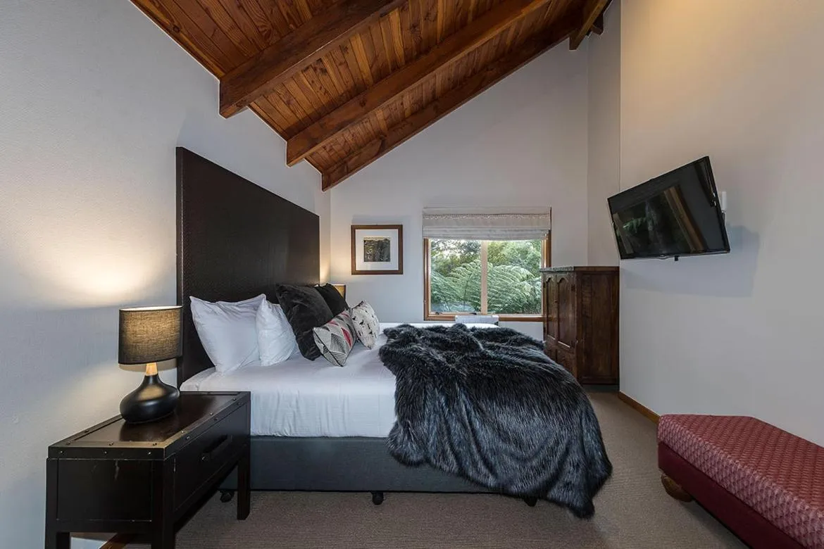 Bed in Grand Mercure Puka Park Resort