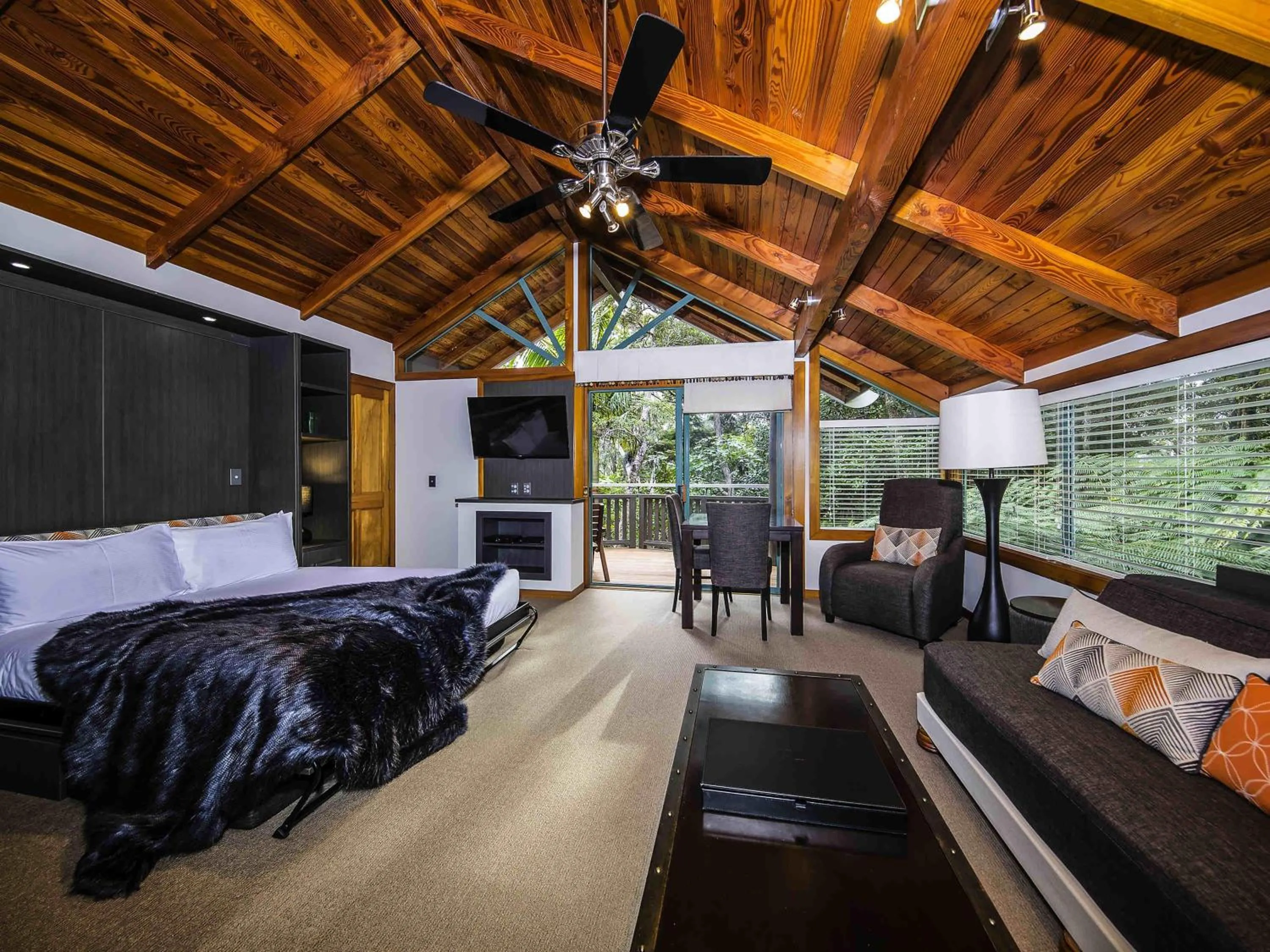 Bedroom, Bed in Grand Mercure Puka Park Resort