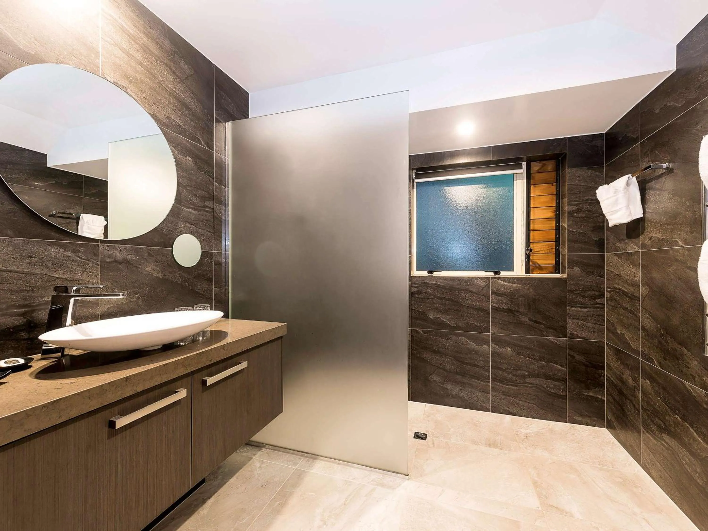 Photo of the whole room in Grand Mercure Puka Park Resort