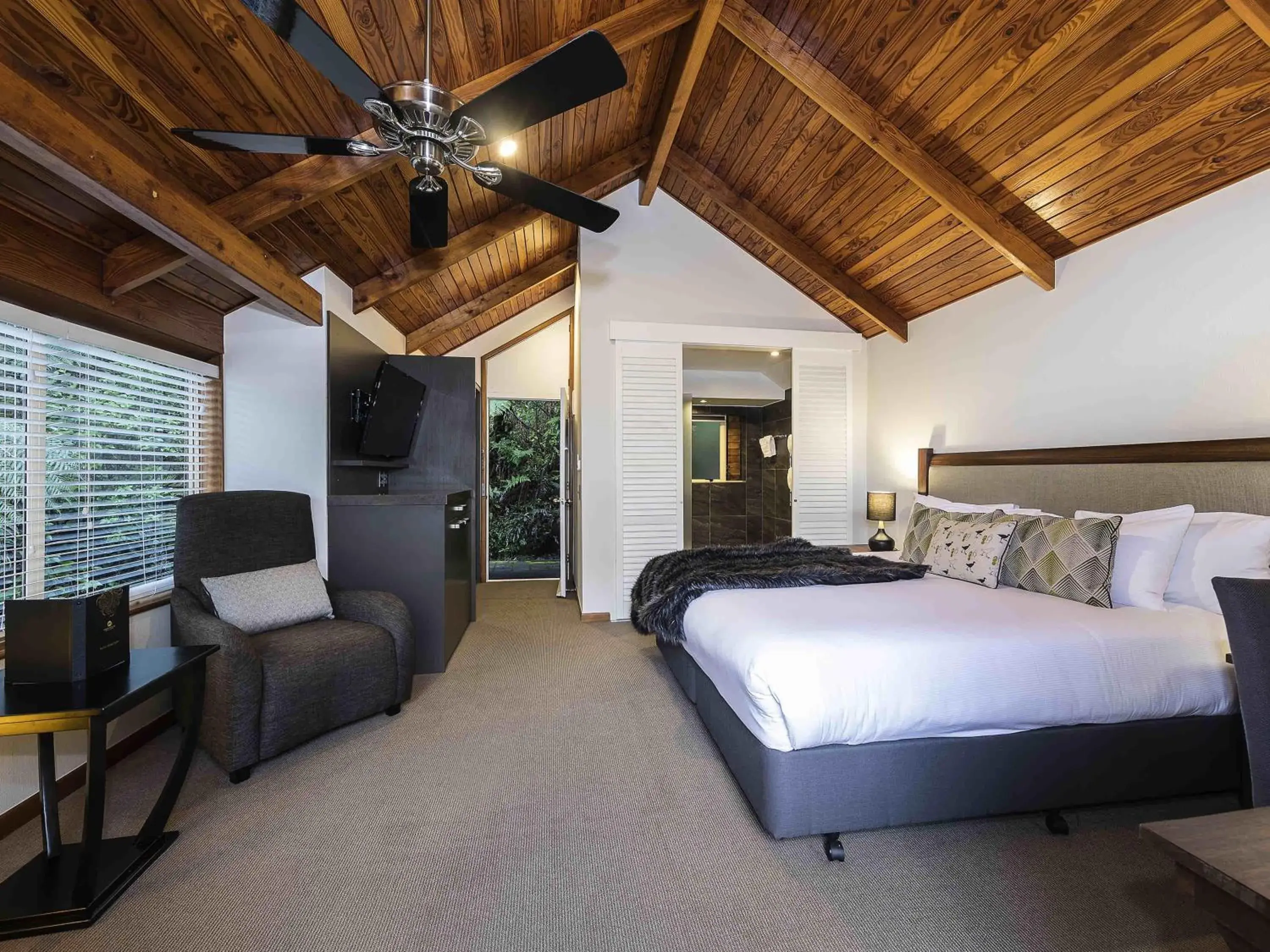 Bedroom, Bed in Grand Mercure Puka Park Resort Bedroom, Bed in Grand Mercure Puka Park Resort