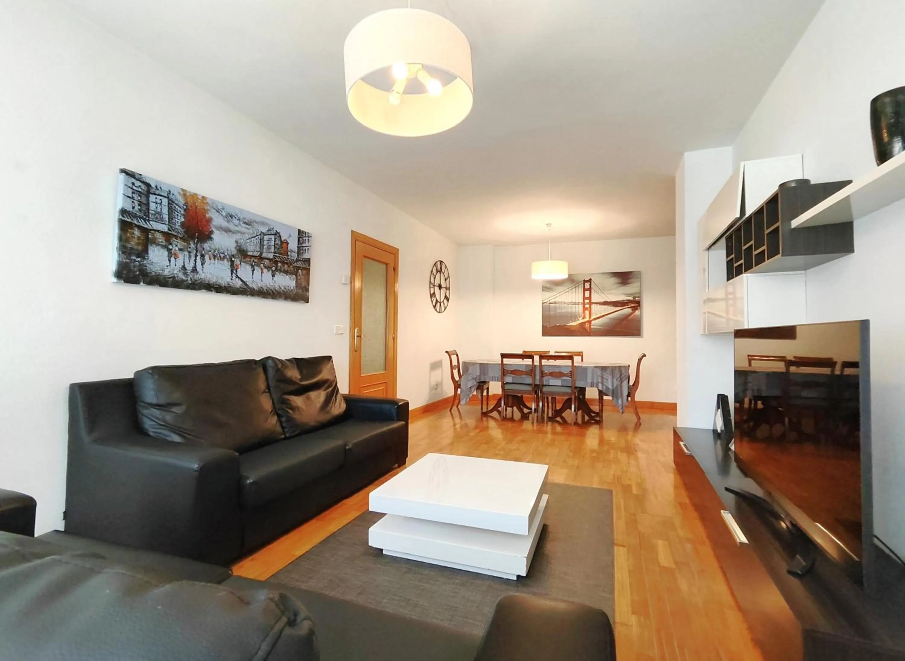 Communal lounge/ TV room in Gestión de Alojamientos Apartments