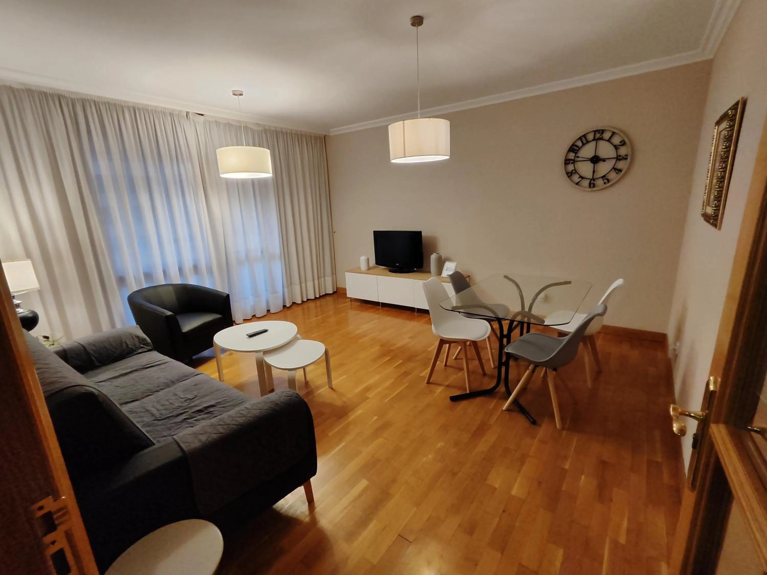 Property building in Gestión de Alojamientos Apartments